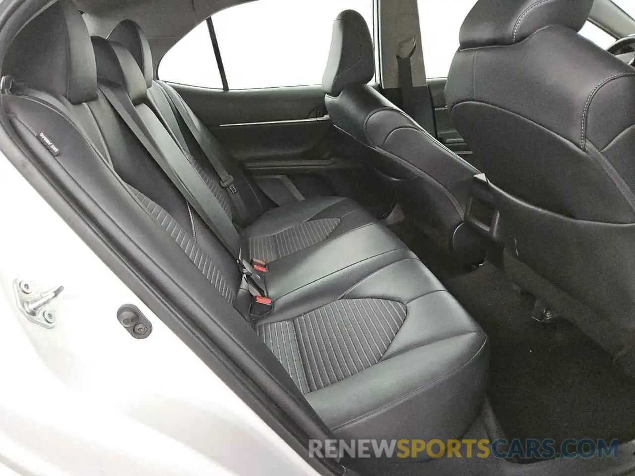 10 fotografías del automóvil dañado 4T1G11AK0PU751504 TOYOTA CAMRY 2023