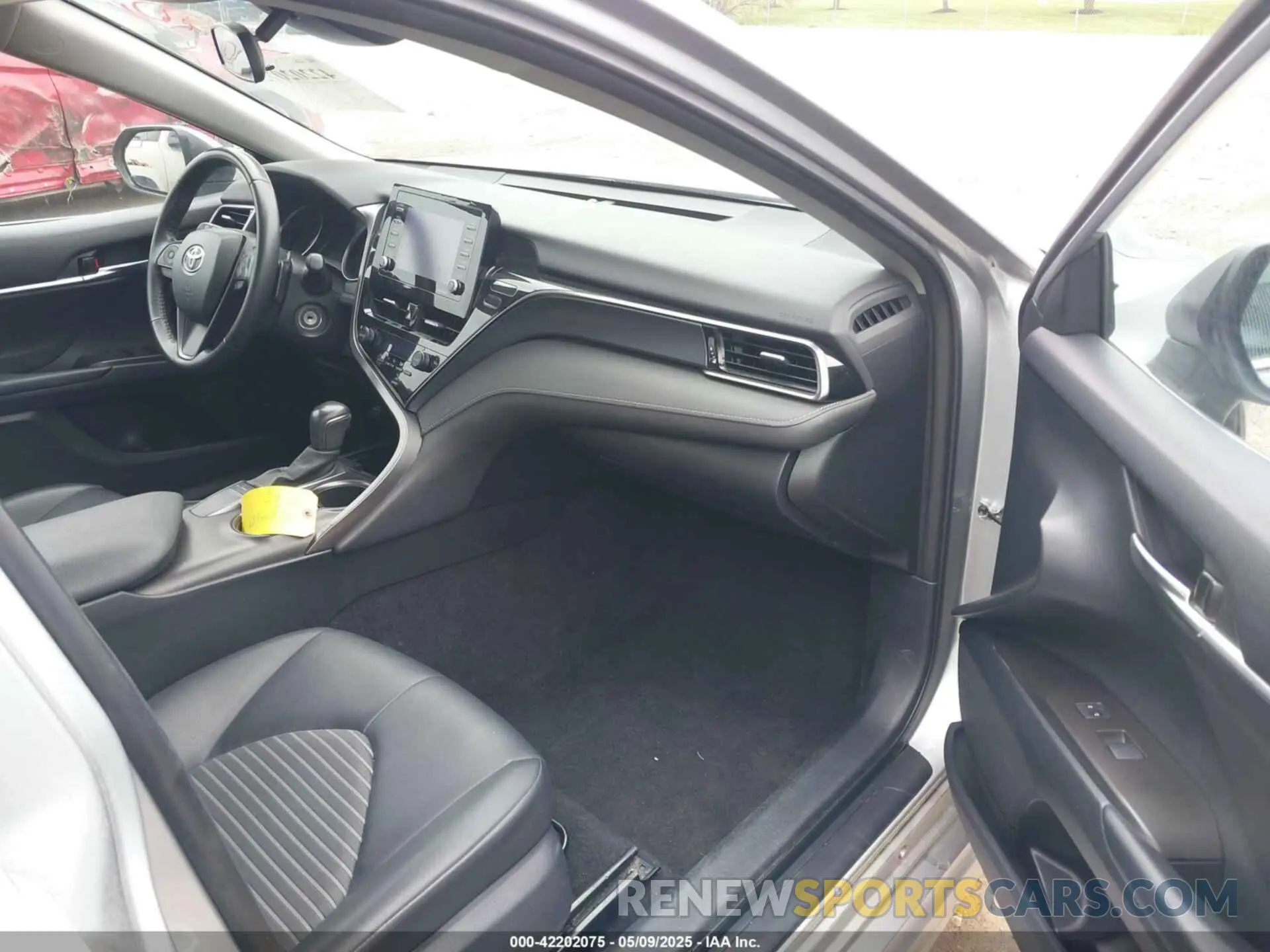 5 fotografías del automóvil dañado 4T1G11AK0PU766665 TOYOTA CAMRY 2023