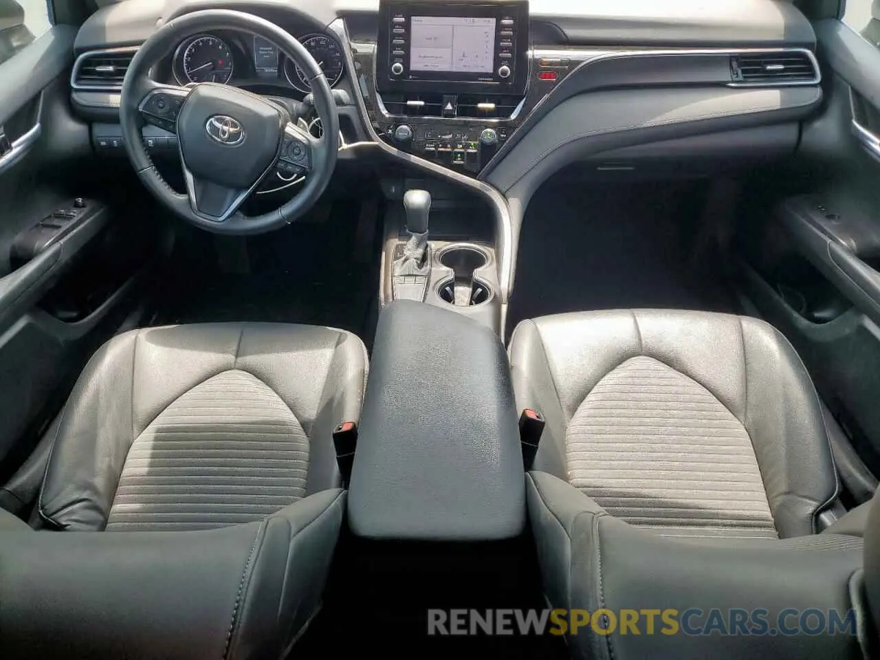 8 fotografías del automóvil dañado 4T1G11AK0PU818215 TOYOTA CAMRY 2023