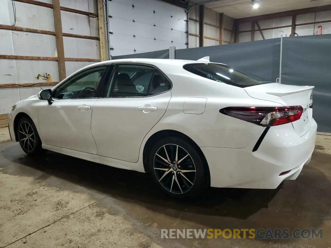 2 fotografías del automóvil dañado 4T1G11AK0PU828775 TOYOTA CAMRY 2023