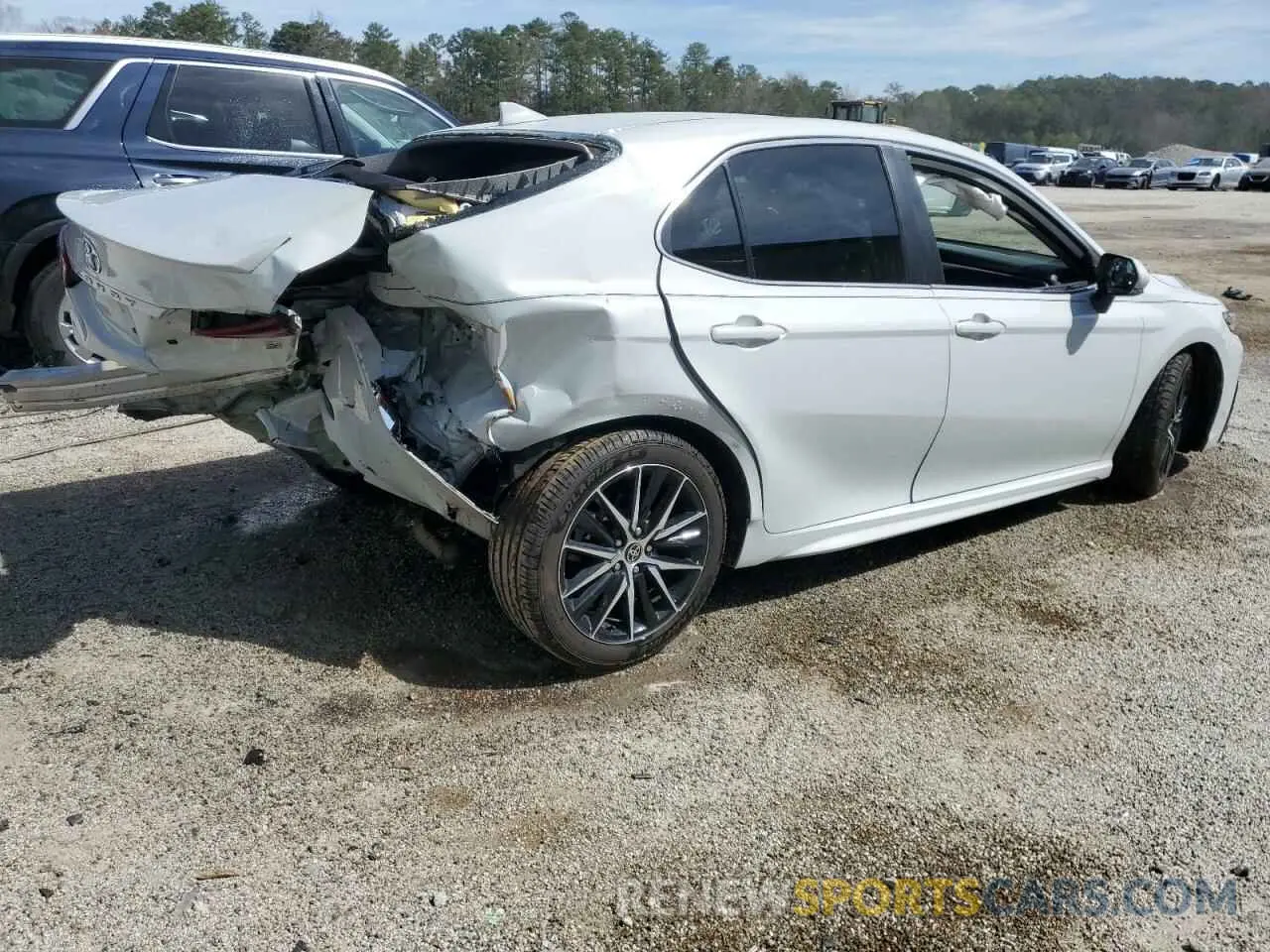 3 fotografías del automóvil dañado 4T1G11AK1PU094342 TOYOTA CAMRY 2023