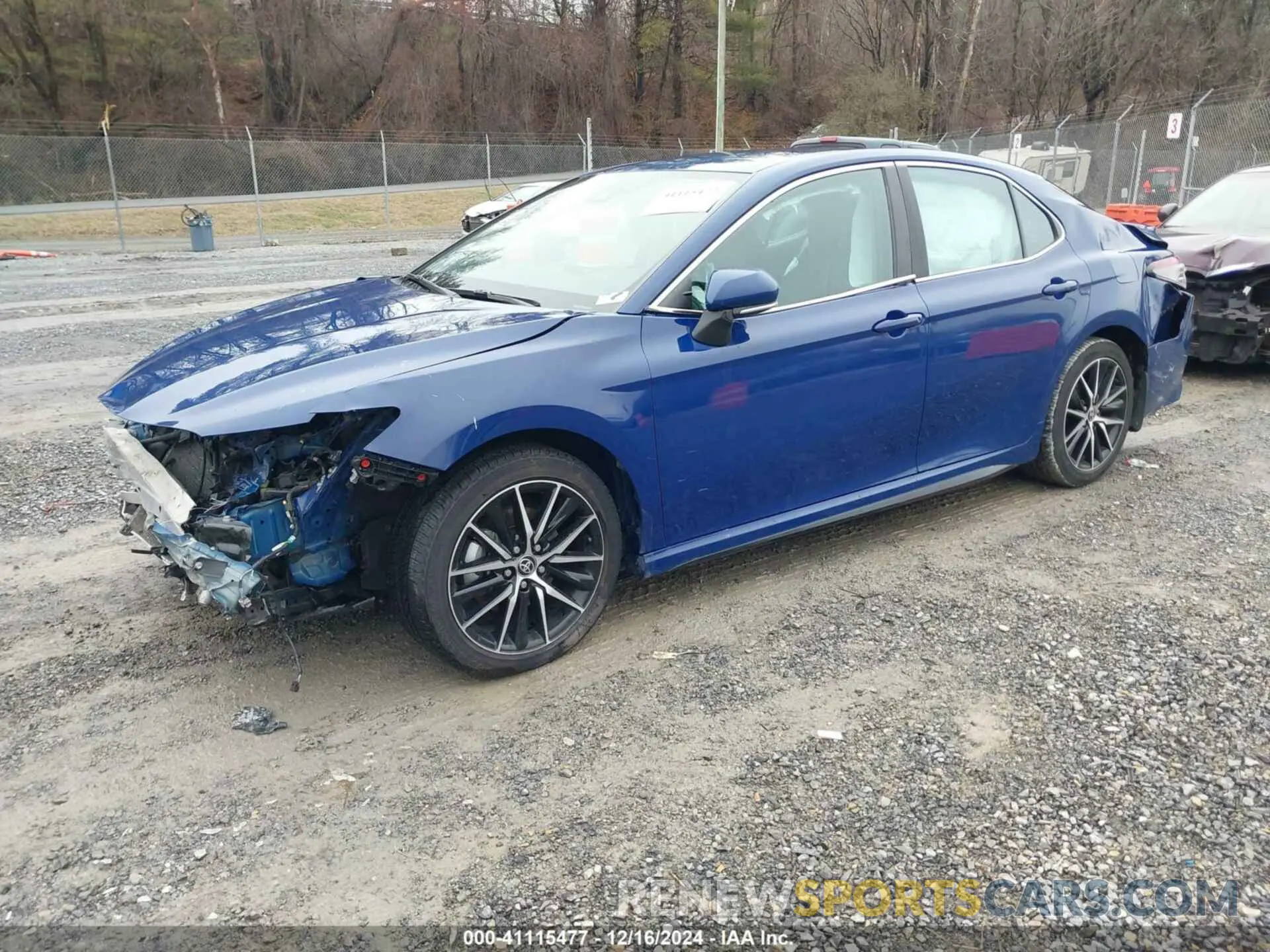 2 fotografías del automóvil dañado 4T1G11AK1PU110927 TOYOTA CAMRY 2023