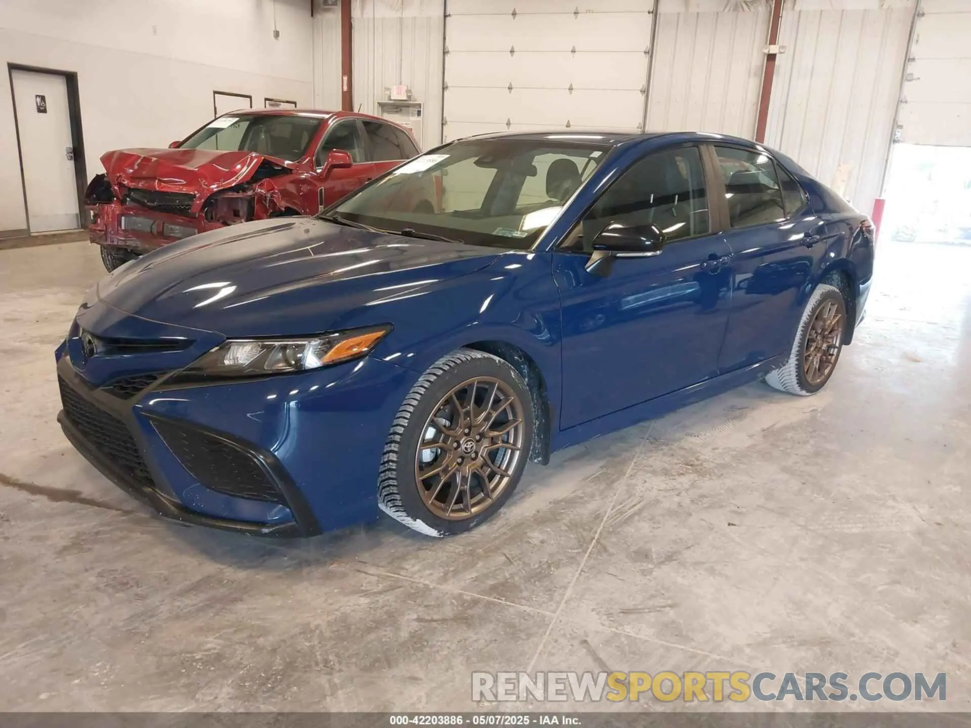 2 fotografías del automóvil dañado 4T1G11AK1PU134435 TOYOTA CAMRY 2023