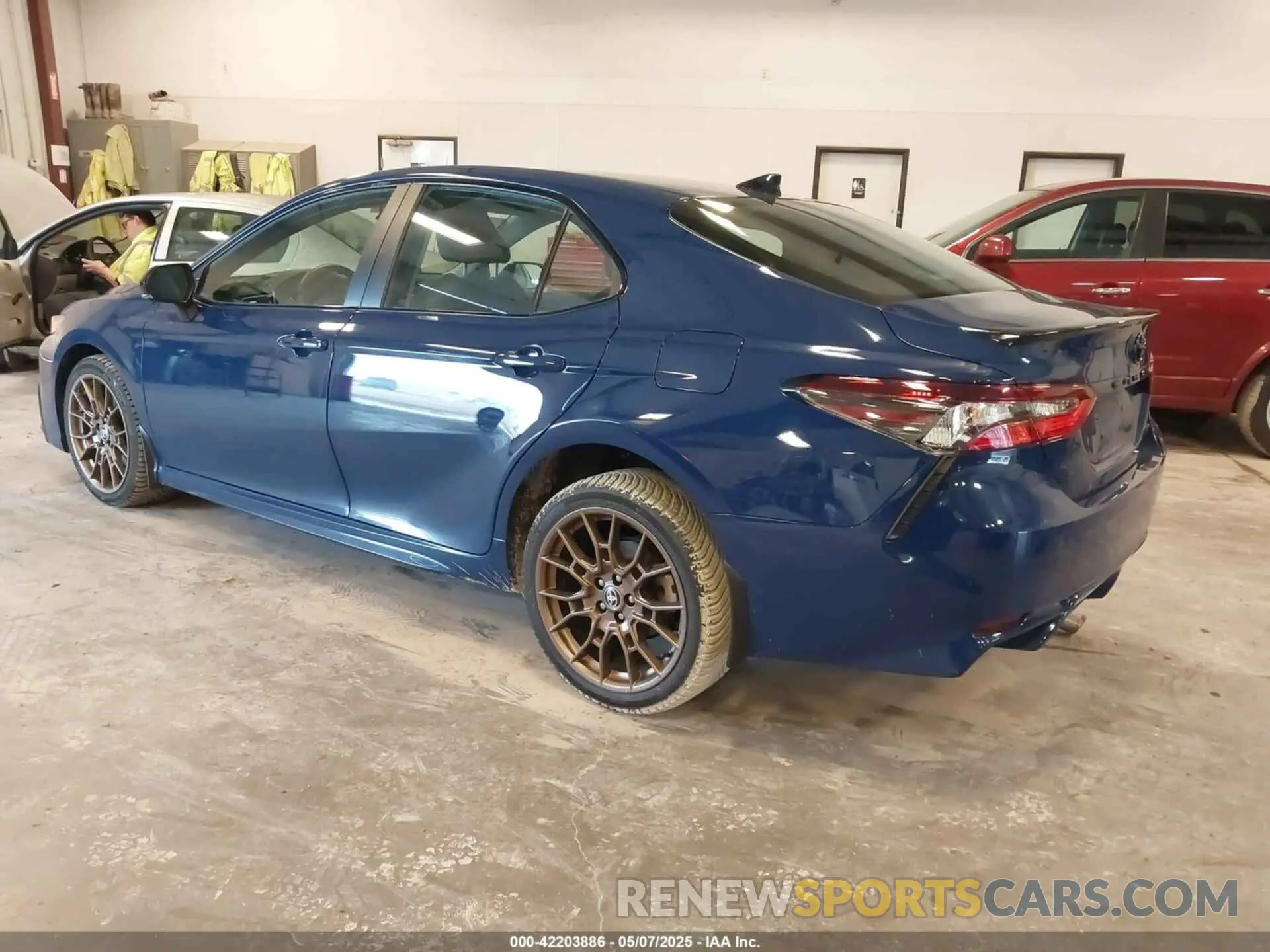 3 fotografías del automóvil dañado 4T1G11AK1PU134435 TOYOTA CAMRY 2023
