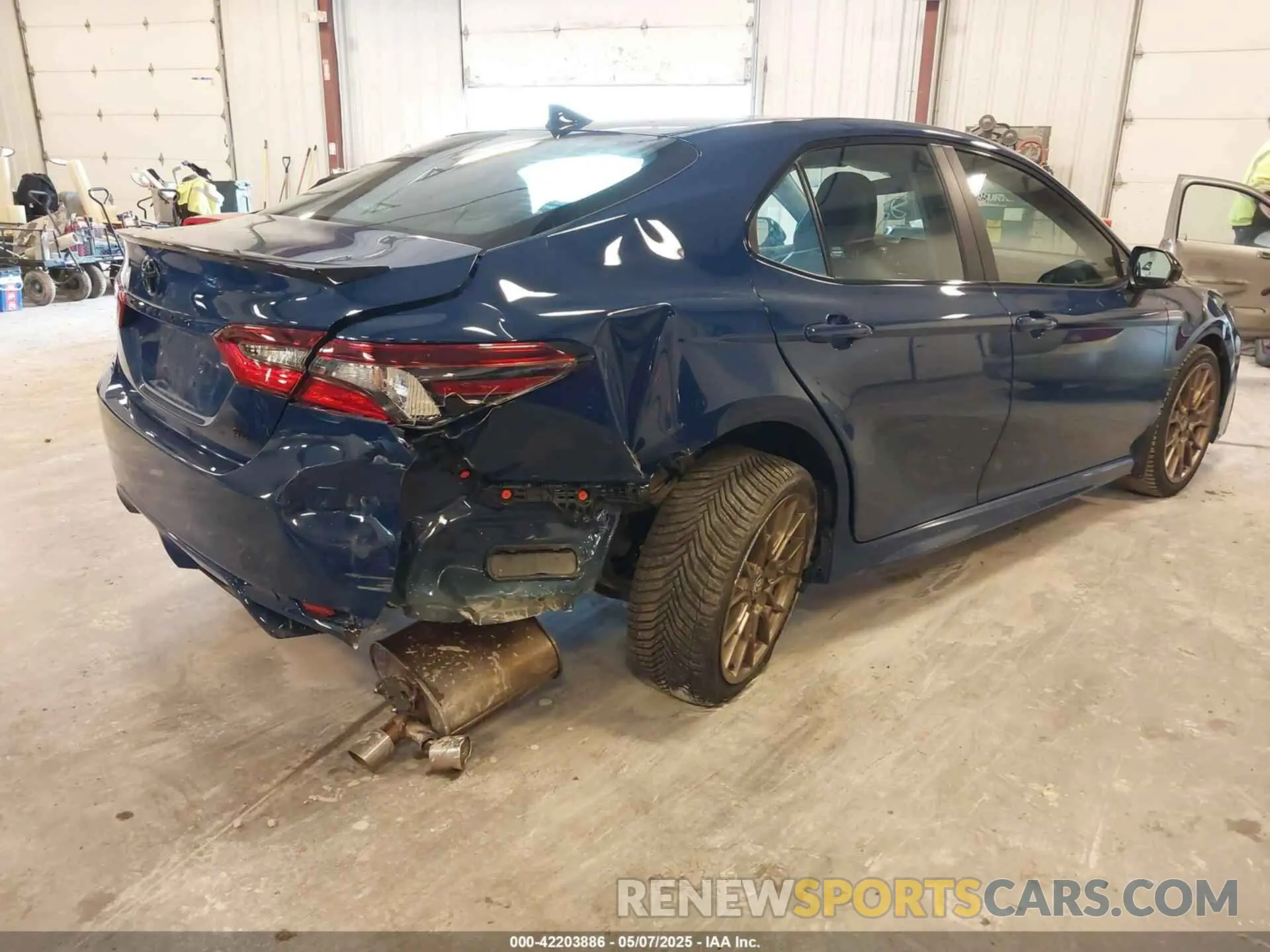 4 fotografías del automóvil dañado 4T1G11AK1PU134435 TOYOTA CAMRY 2023