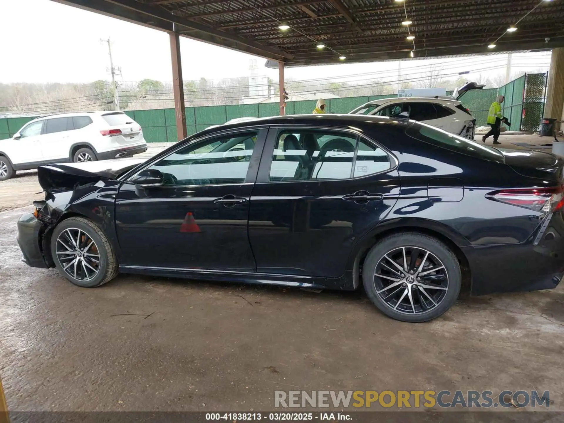 14 fotografías del automóvil dañado 4T1G11AK1PU147055 TOYOTA CAMRY 2023