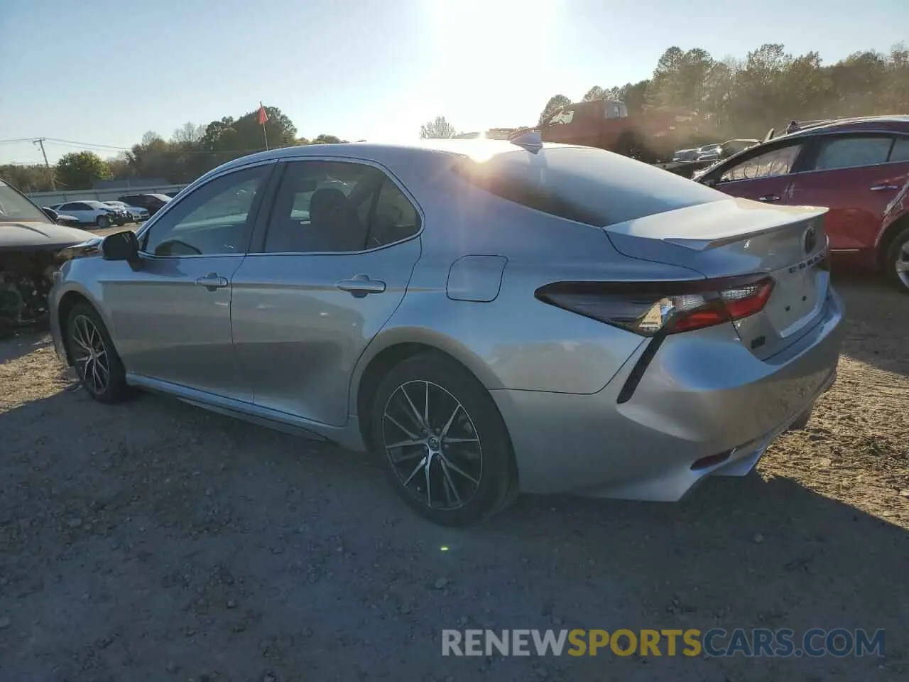 2 fotografías del automóvil dañado 4T1G11AK1PU720455 TOYOTA CAMRY 2023