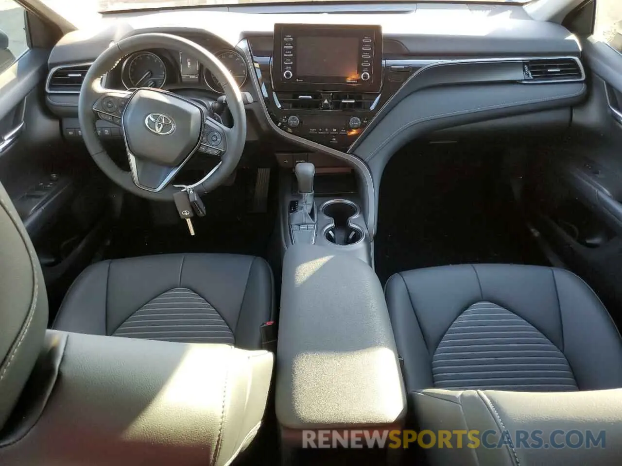 8 fotografías del automóvil dañado 4T1G11AK1PU720455 TOYOTA CAMRY 2023
