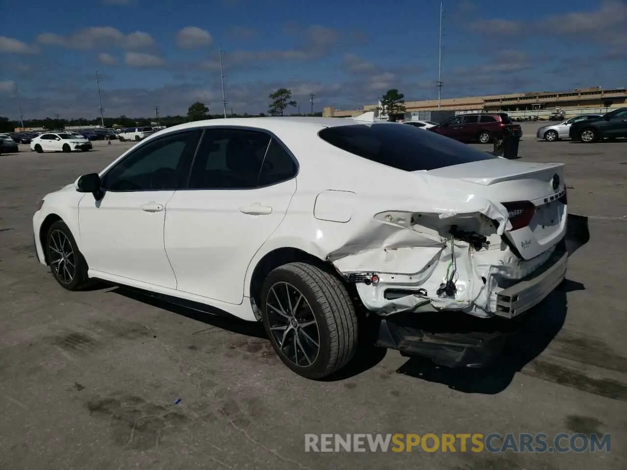 2 fotografías del automóvil dañado 4T1G11AK1PU731116 TOYOTA CAMRY 2023