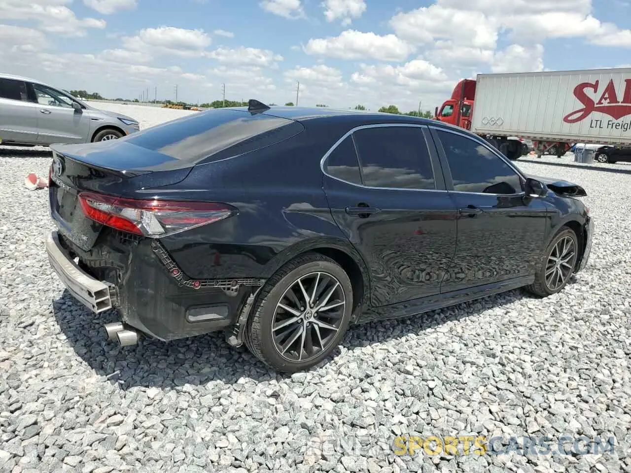 3 fotografías del automóvil dañado 4T1G11AK1PU760485 TOYOTA CAMRY 2023