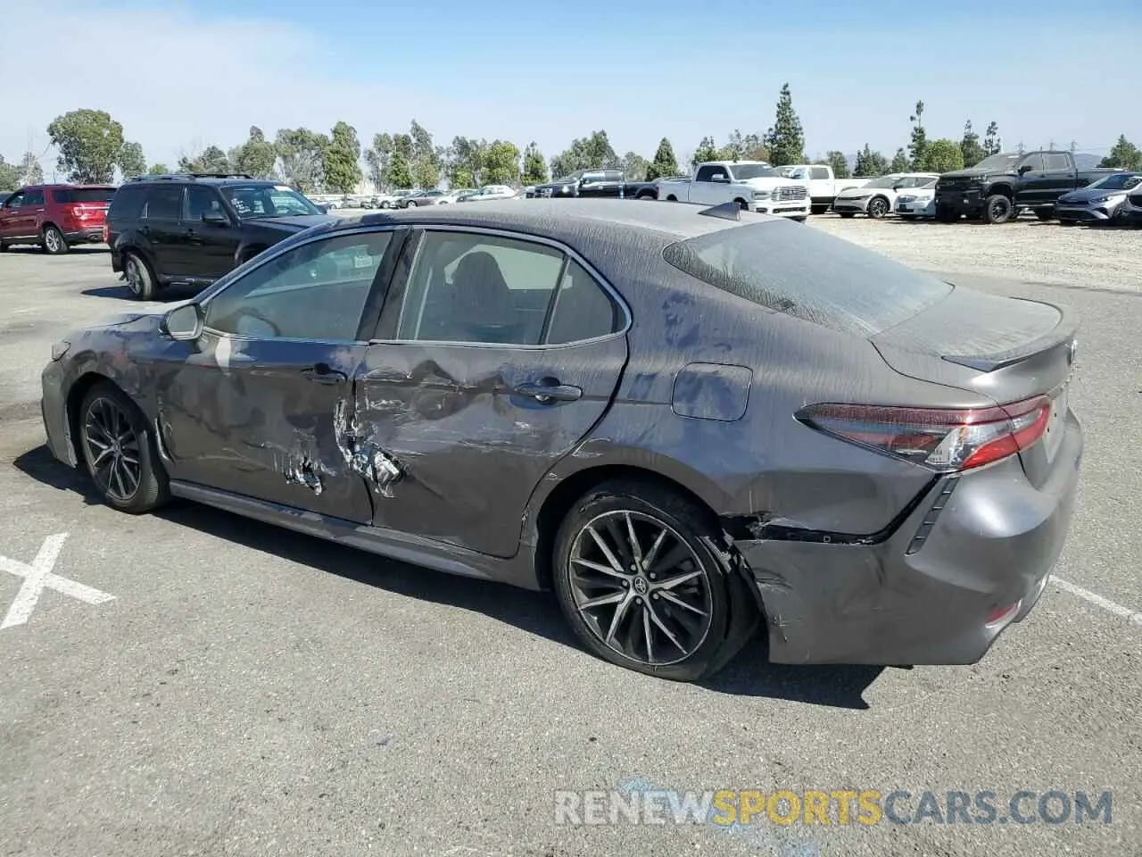 2 fotografías del automóvil dañado 4T1G11AK1PU791543 TOYOTA CAMRY 2023
