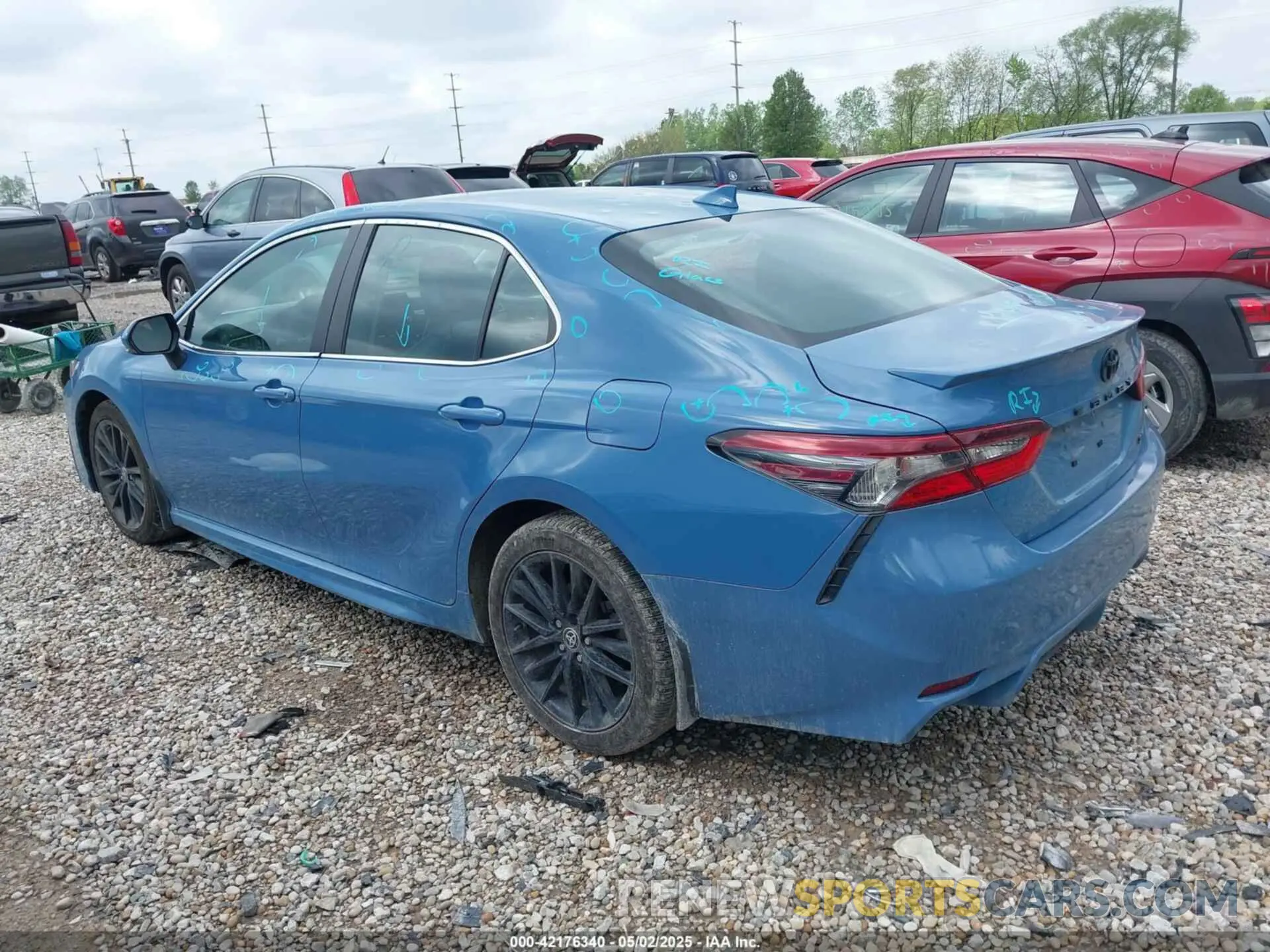 3 fotografías del automóvil dañado 4T1G11AK2PU080918 TOYOTA CAMRY 2023