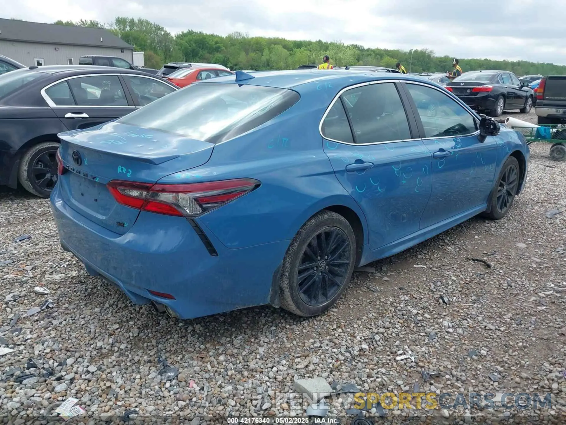 4 fotografías del automóvil dañado 4T1G11AK2PU080918 TOYOTA CAMRY 2023