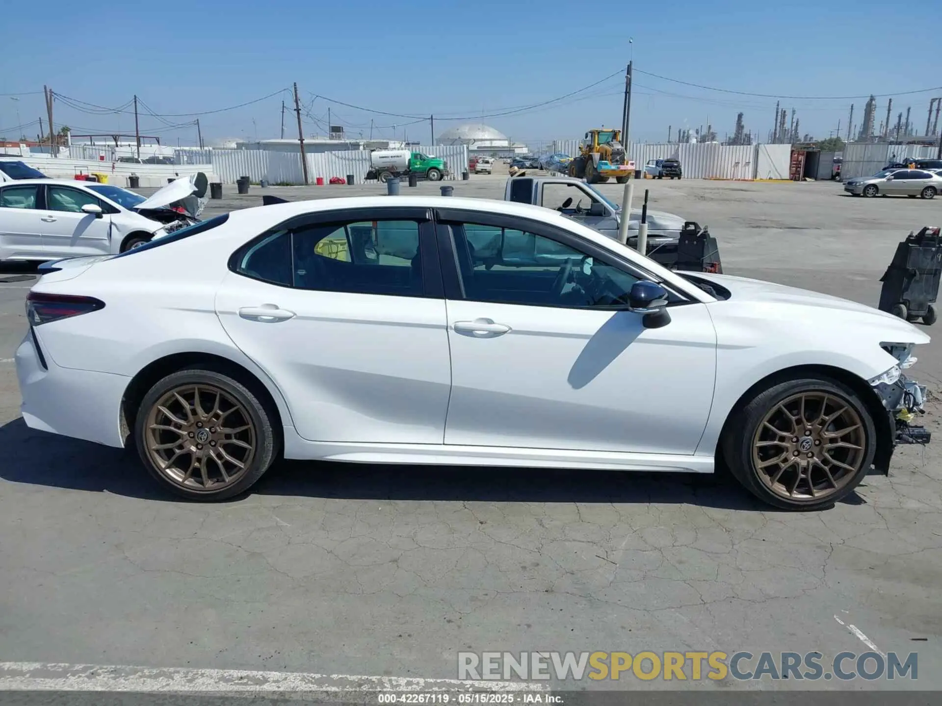 14 fotografías del automóvil dañado 4T1G11AK2PU088405 TOYOTA CAMRY 2023