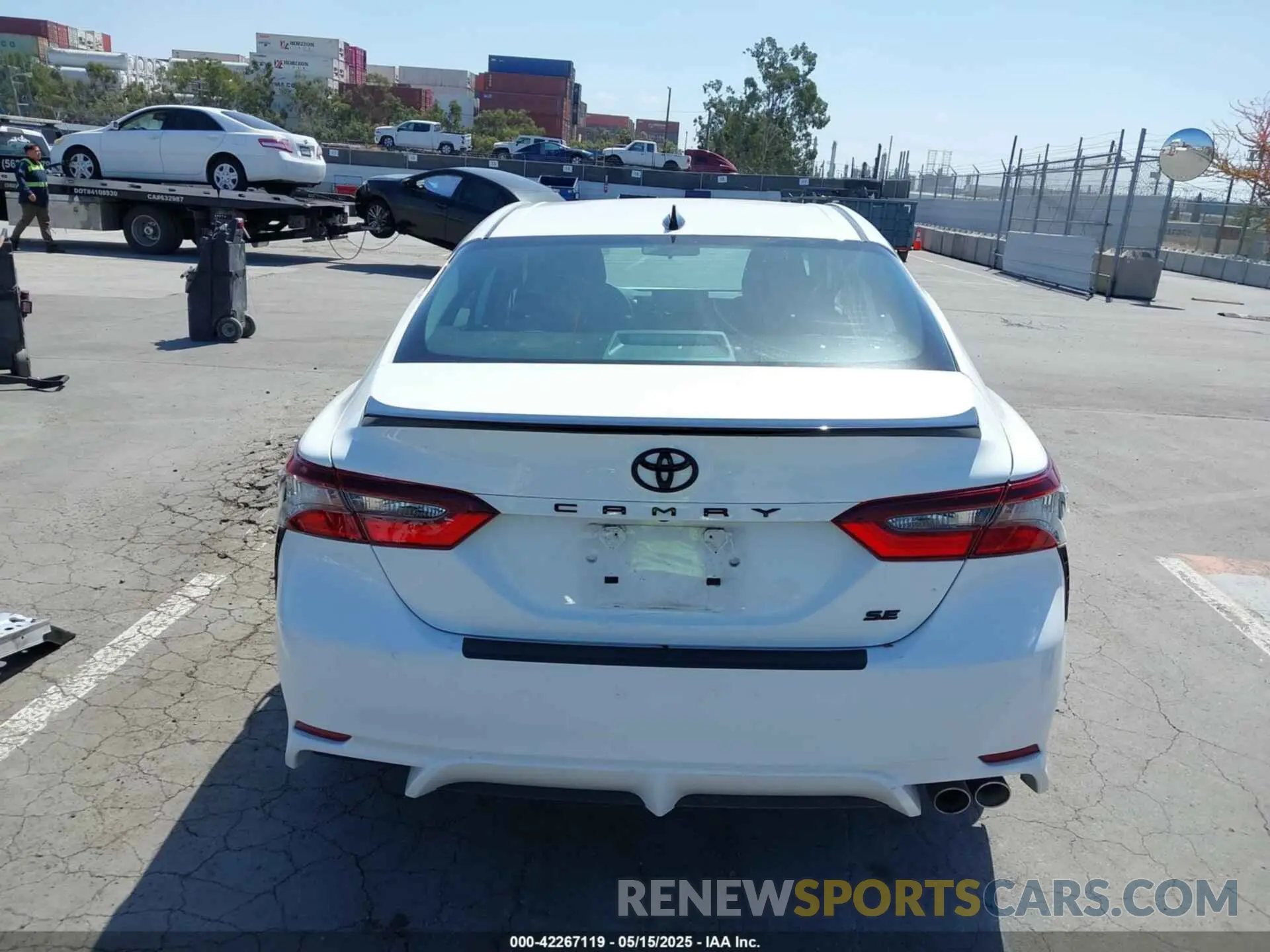 17 fotografías del automóvil dañado 4T1G11AK2PU088405 TOYOTA CAMRY 2023