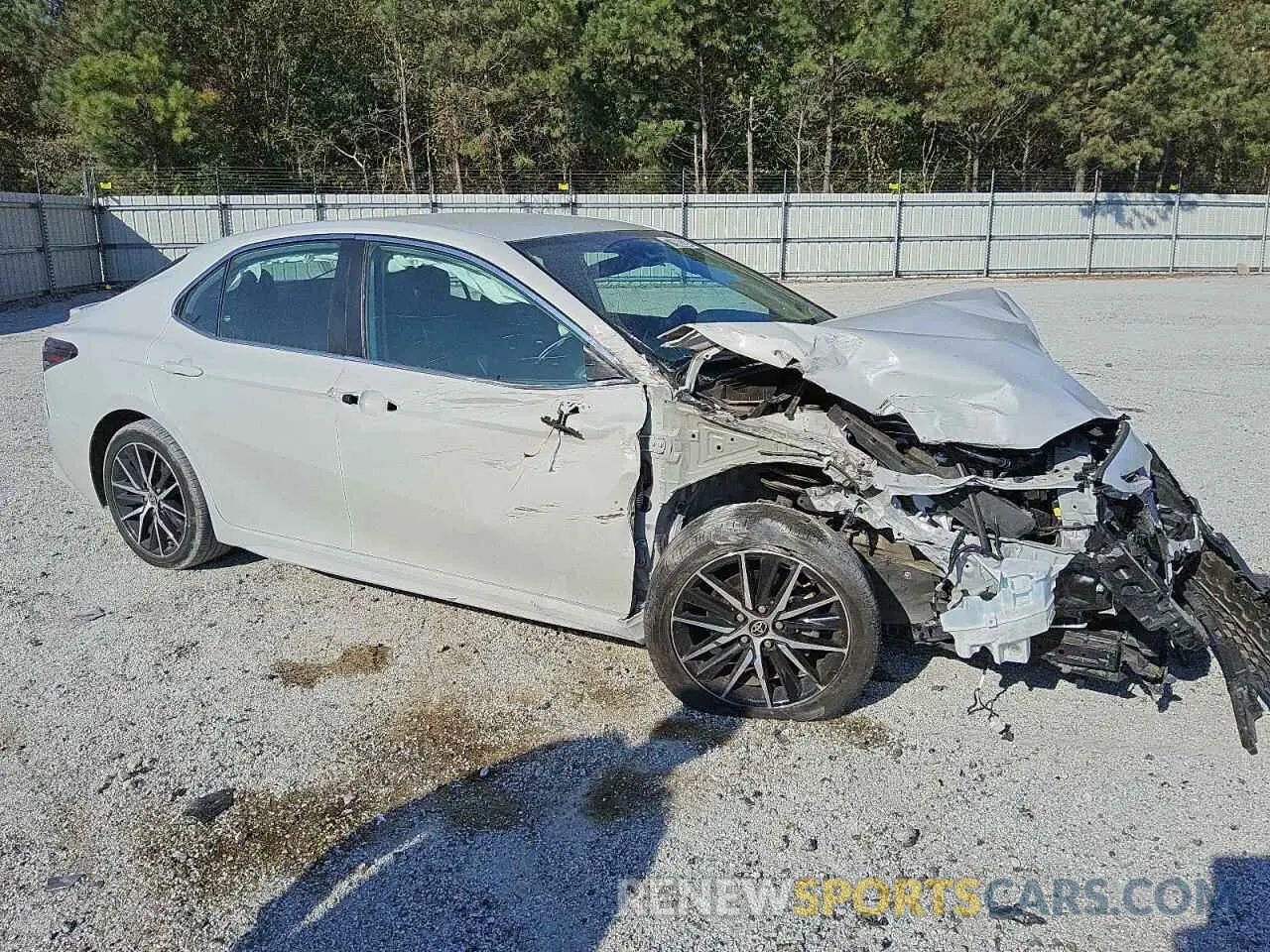 4 fotografías del automóvil dañado 4T1G11AK2PU091644 TOYOTA CAMRY 2023