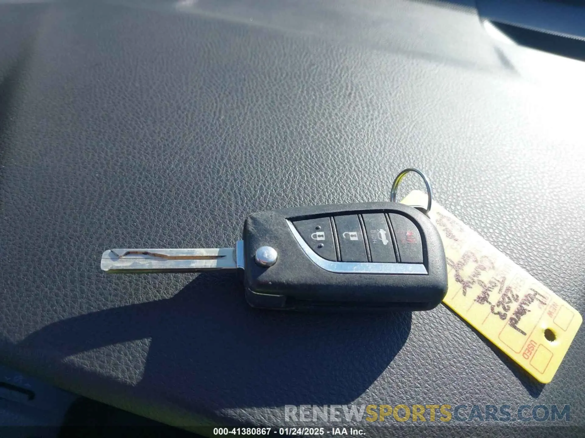 11 fotografías del automóvil dañado 4T1G11AK2PU109771 TOYOTA CAMRY 2023
