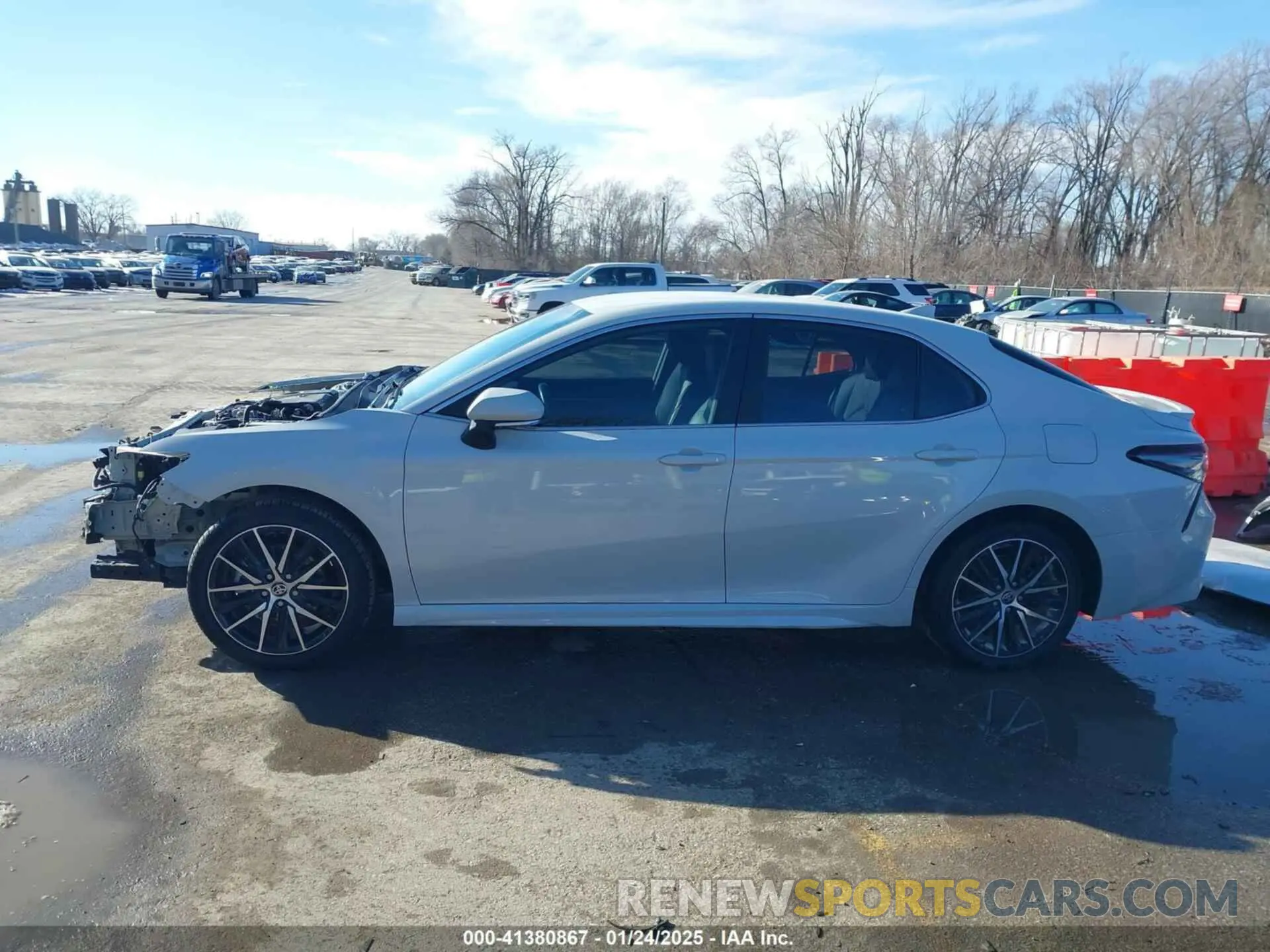 15 fotografías del automóvil dañado 4T1G11AK2PU109771 TOYOTA CAMRY 2023