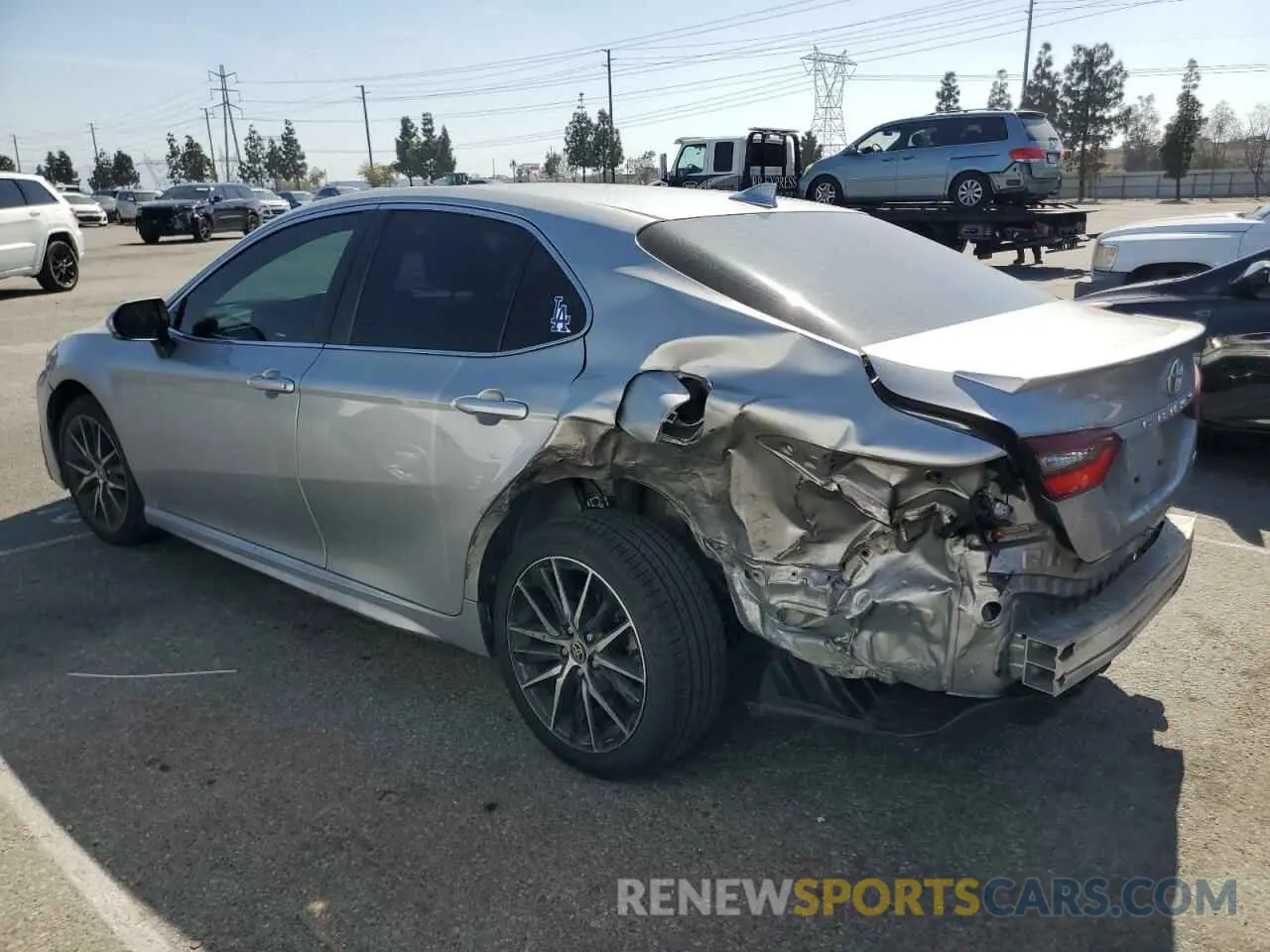 2 fotografías del automóvil dañado 4T1G11AK2PU151955 TOYOTA CAMRY 2023