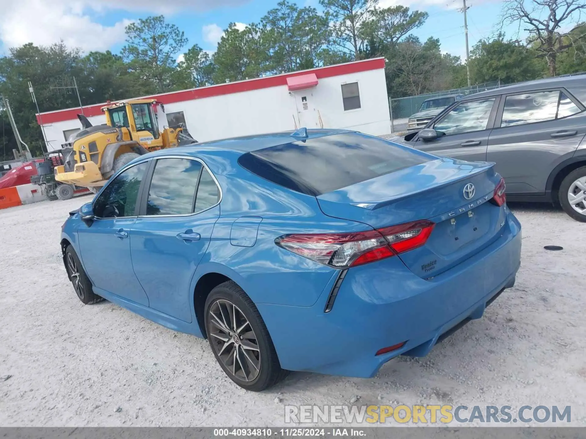 3 fotografías del automóvil dañado 4T1G11AK2PU159067 TOYOTA CAMRY 2023