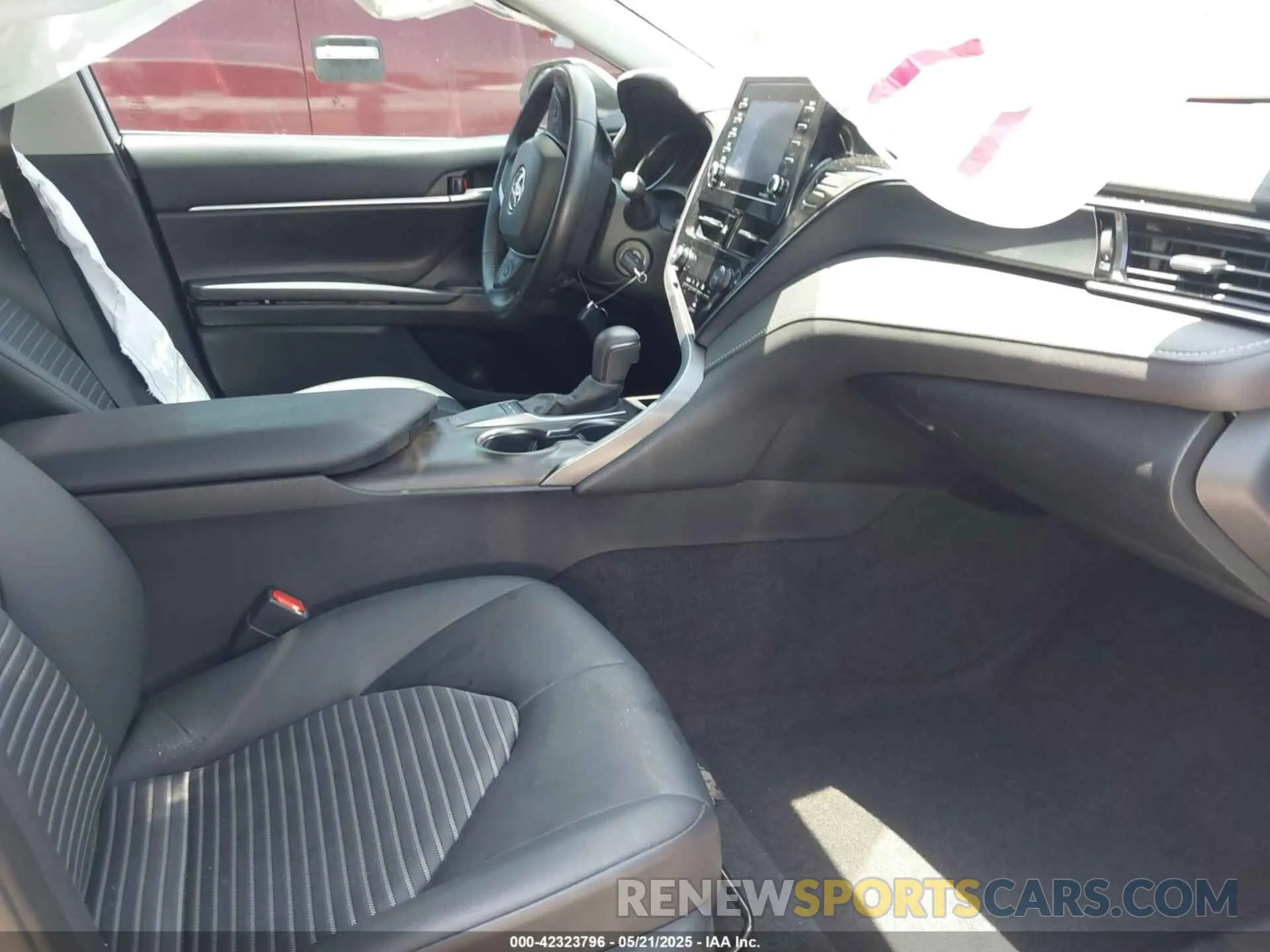5 fotografías del automóvil dañado 4T1G11AK2PU171610 TOYOTA CAMRY 2023