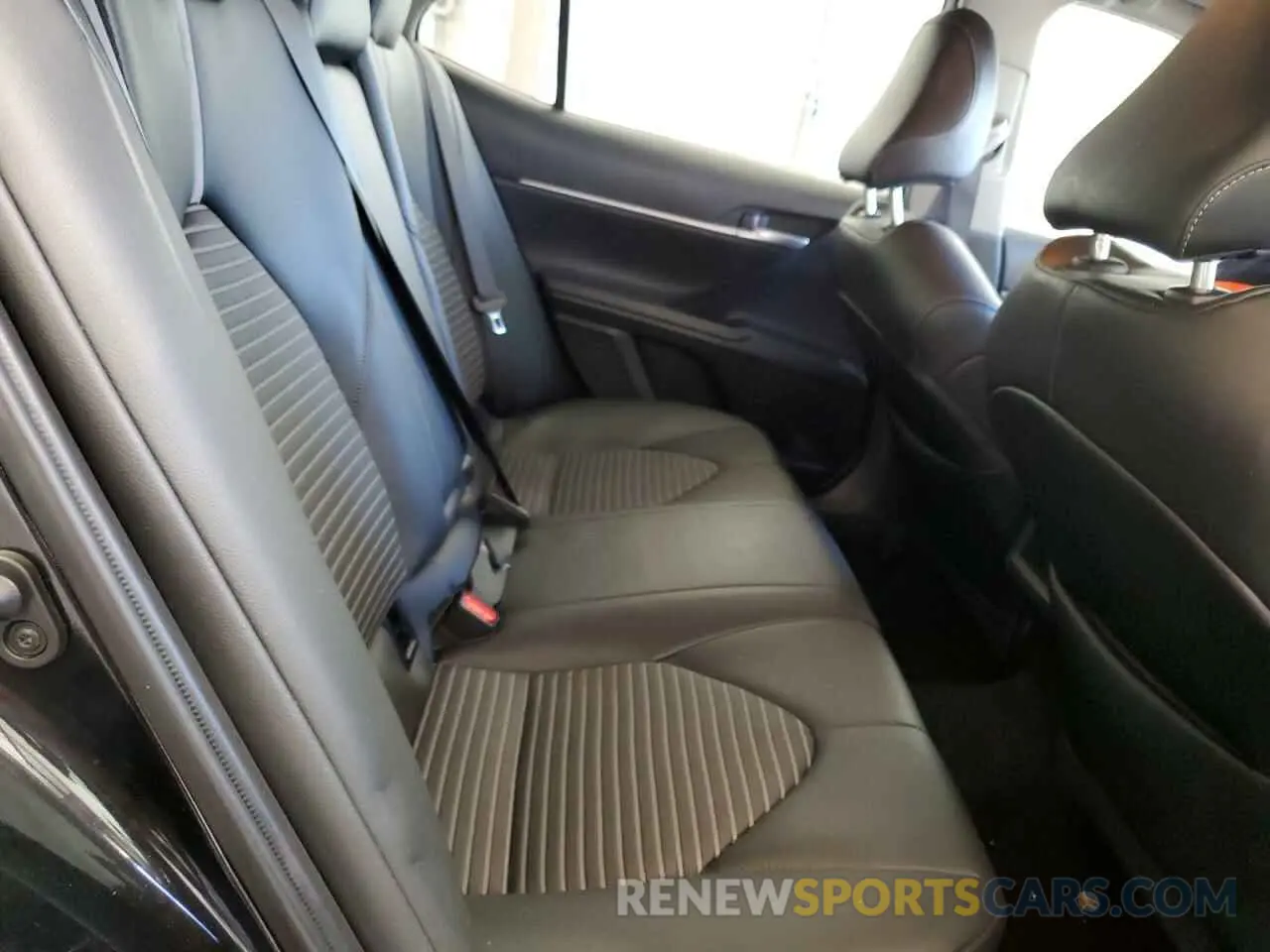 10 fotografías del automóvil dañado 4T1G11AK2PU184003 TOYOTA CAMRY 2023