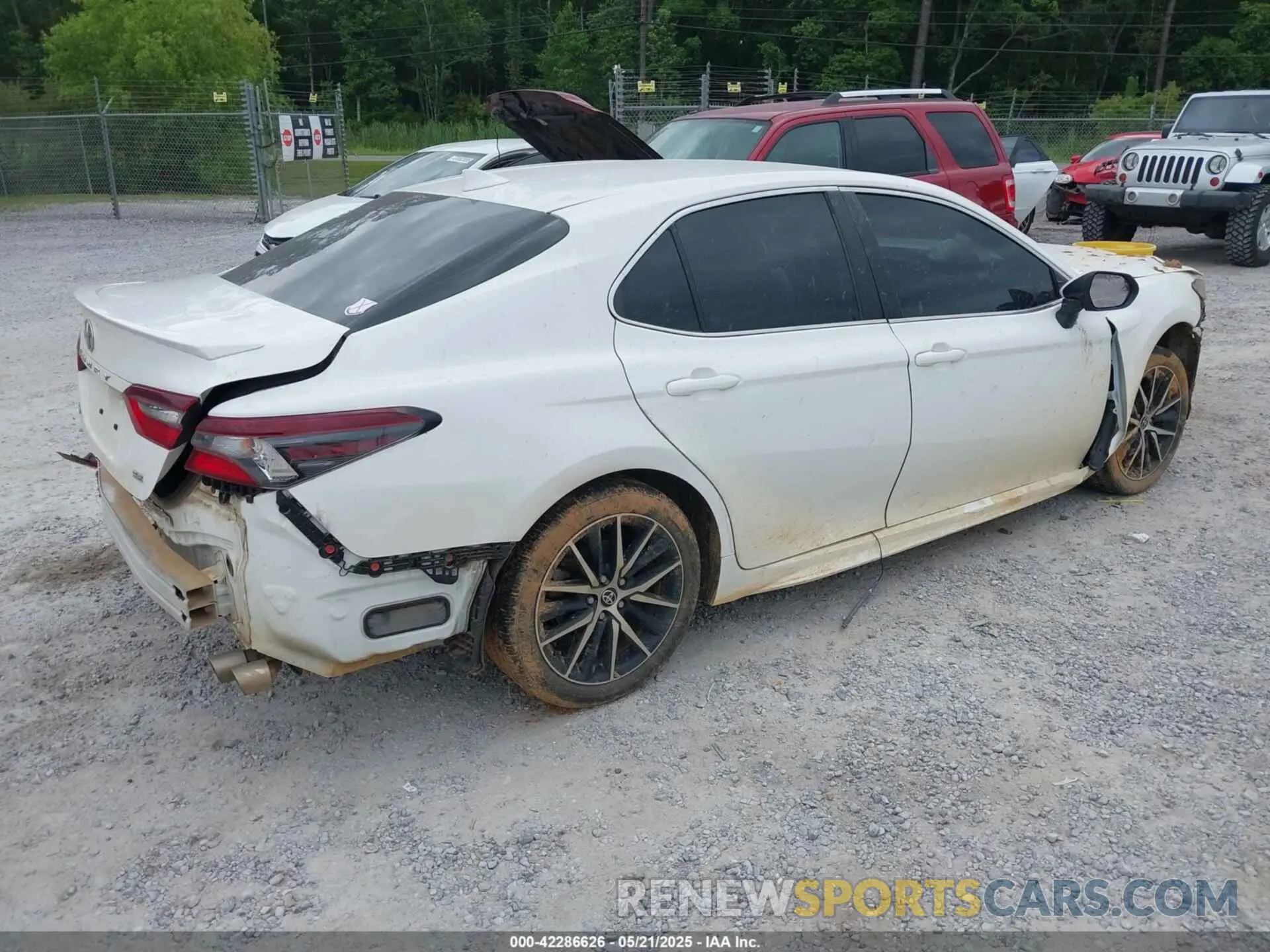 4 fotografías del automóvil dañado 4T1G11AK2PU726524 TOYOTA CAMRY 2023