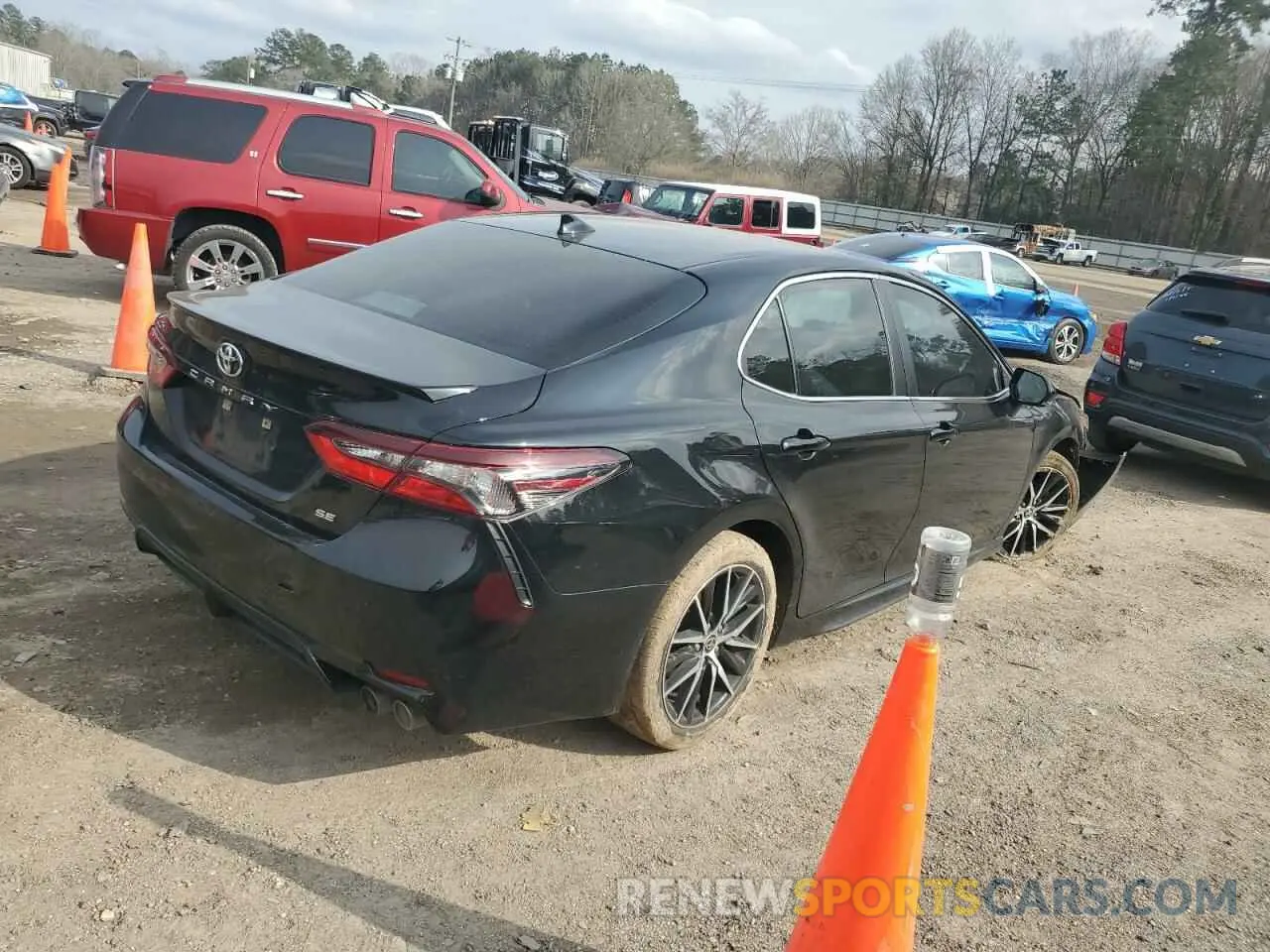 3 fotografías del automóvil dañado 4T1G11AK2PU735630 TOYOTA CAMRY 2023