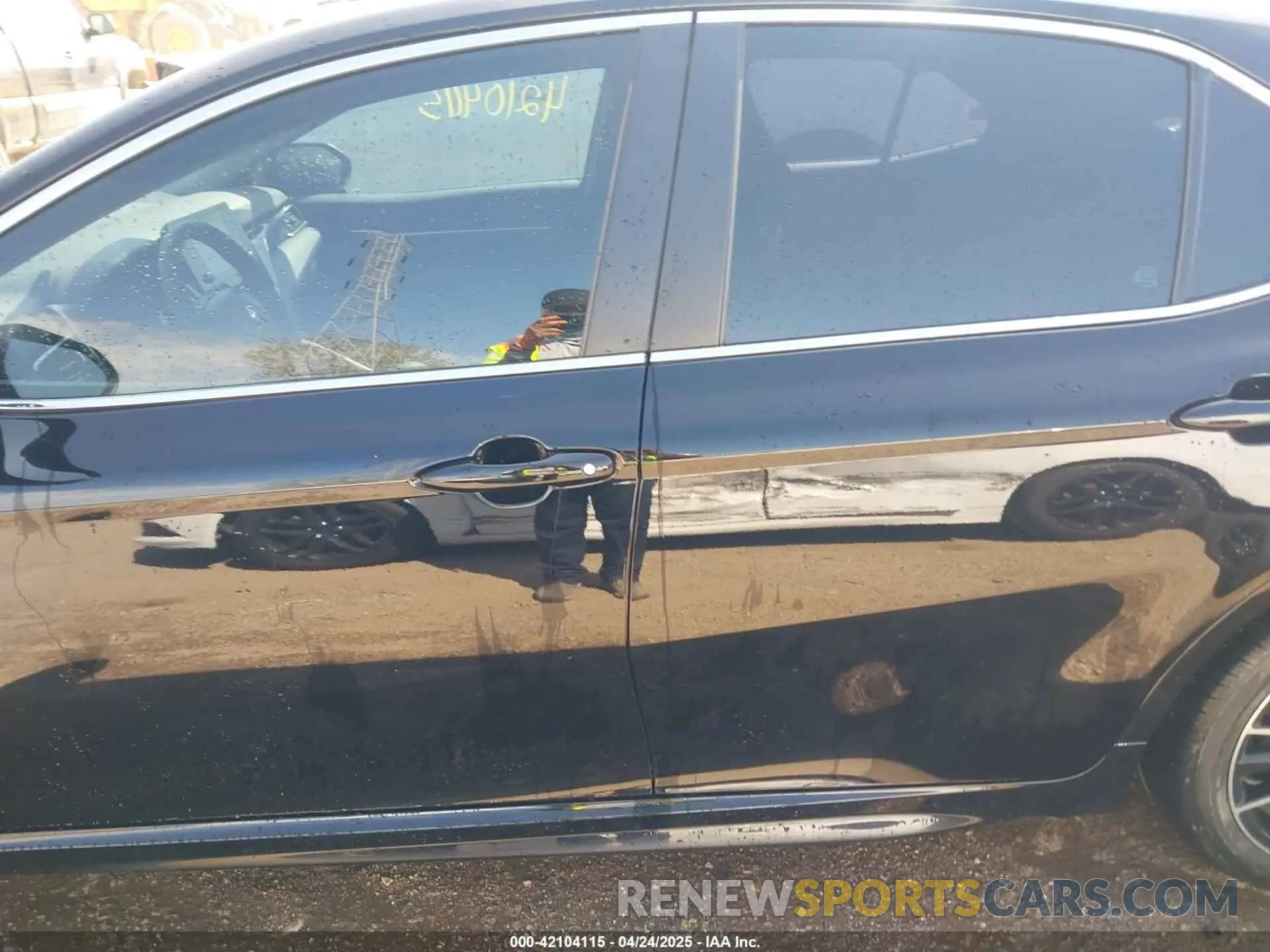 14 fotografías del automóvil dañado 4T1G11AK2PU739774 TOYOTA CAMRY 2023