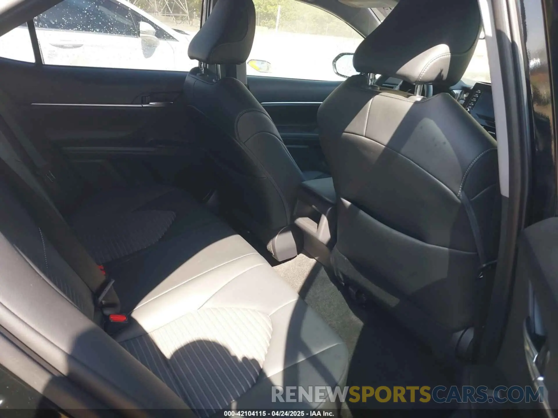 8 fotografías del automóvil dañado 4T1G11AK2PU739774 TOYOTA CAMRY 2023