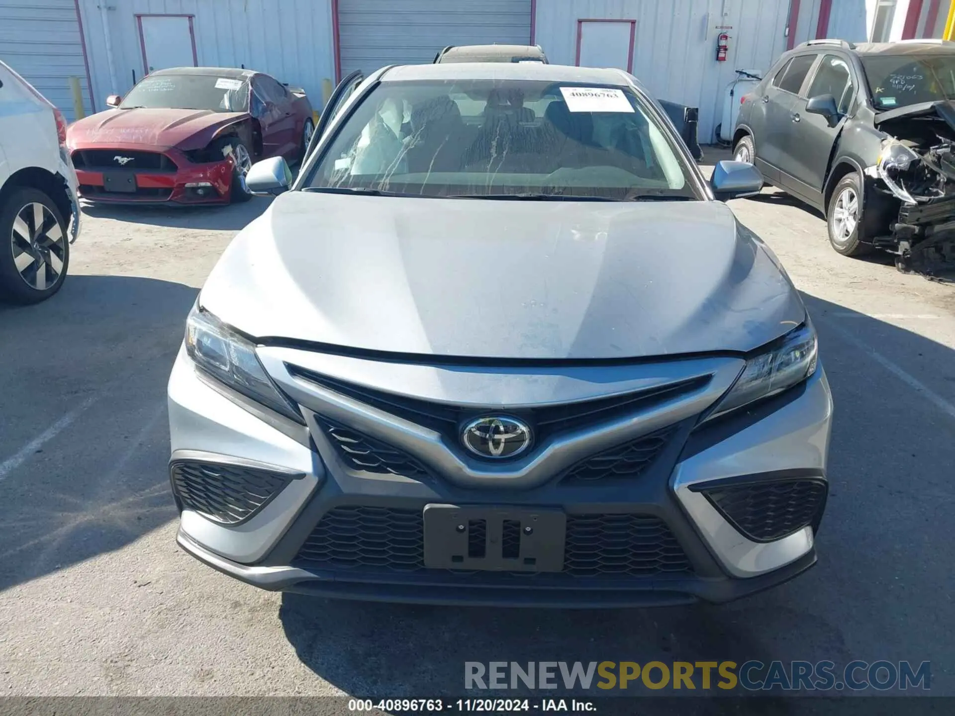 12 fotografías del automóvil dañado 4T1G11AK2PU740245 TOYOTA CAMRY 2023