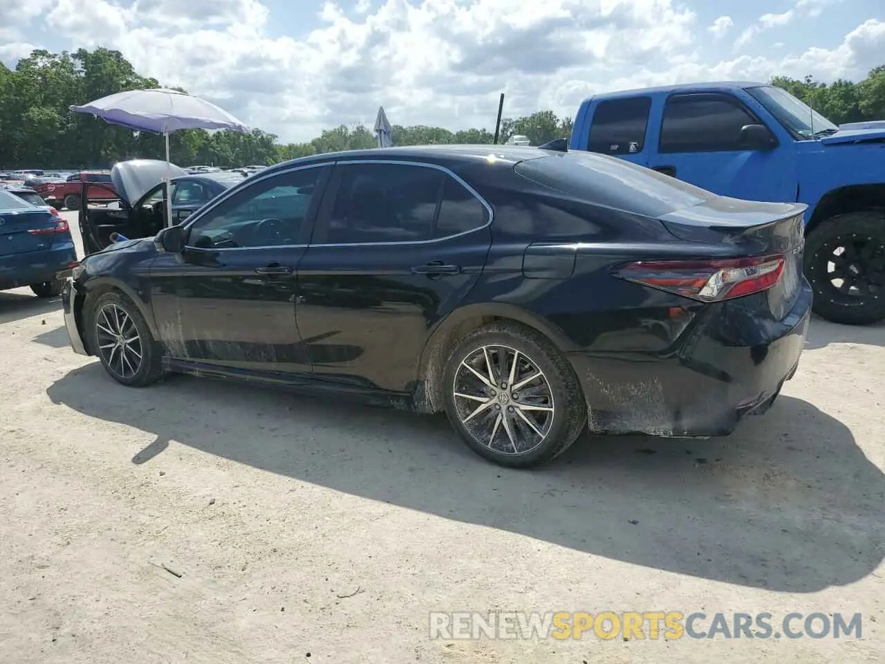 2 fotografías del automóvil dañado 4T1G11AK2PU741315 TOYOTA CAMRY 2023