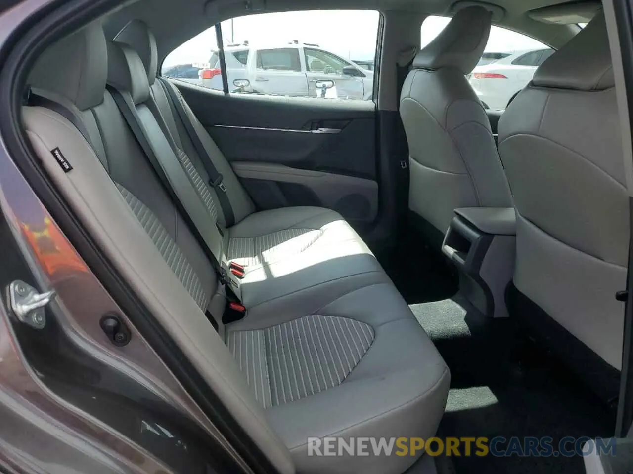 10 fotografías del automóvil dañado 4T1G11AK2PU744019 TOYOTA CAMRY 2023