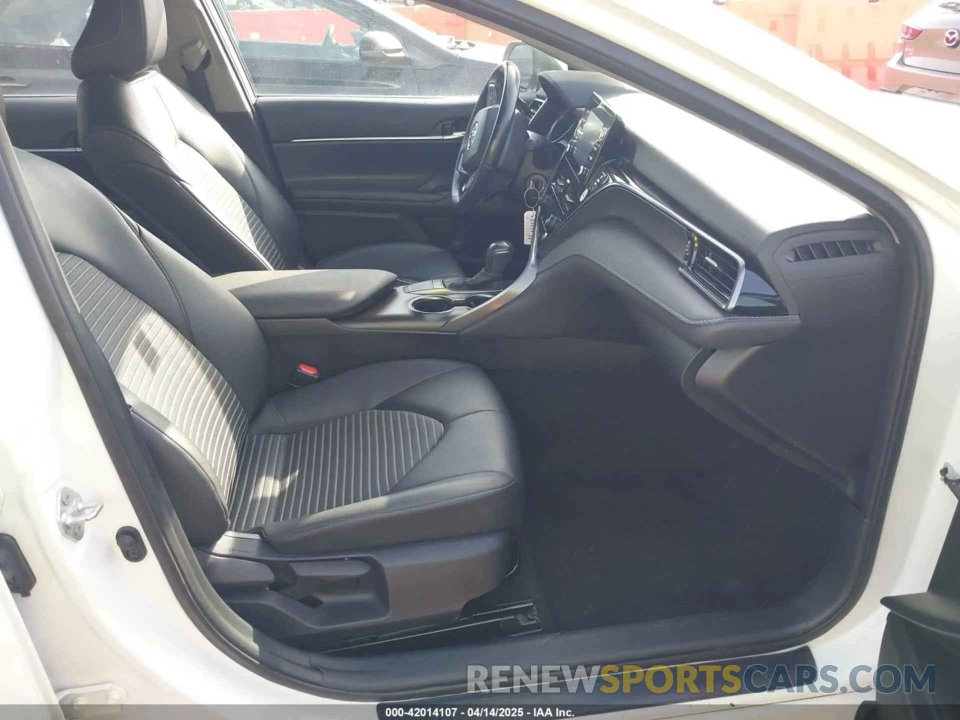 5 fotografías del automóvil dañado 4T1G11AK2PU749916 TOYOTA CAMRY 2023