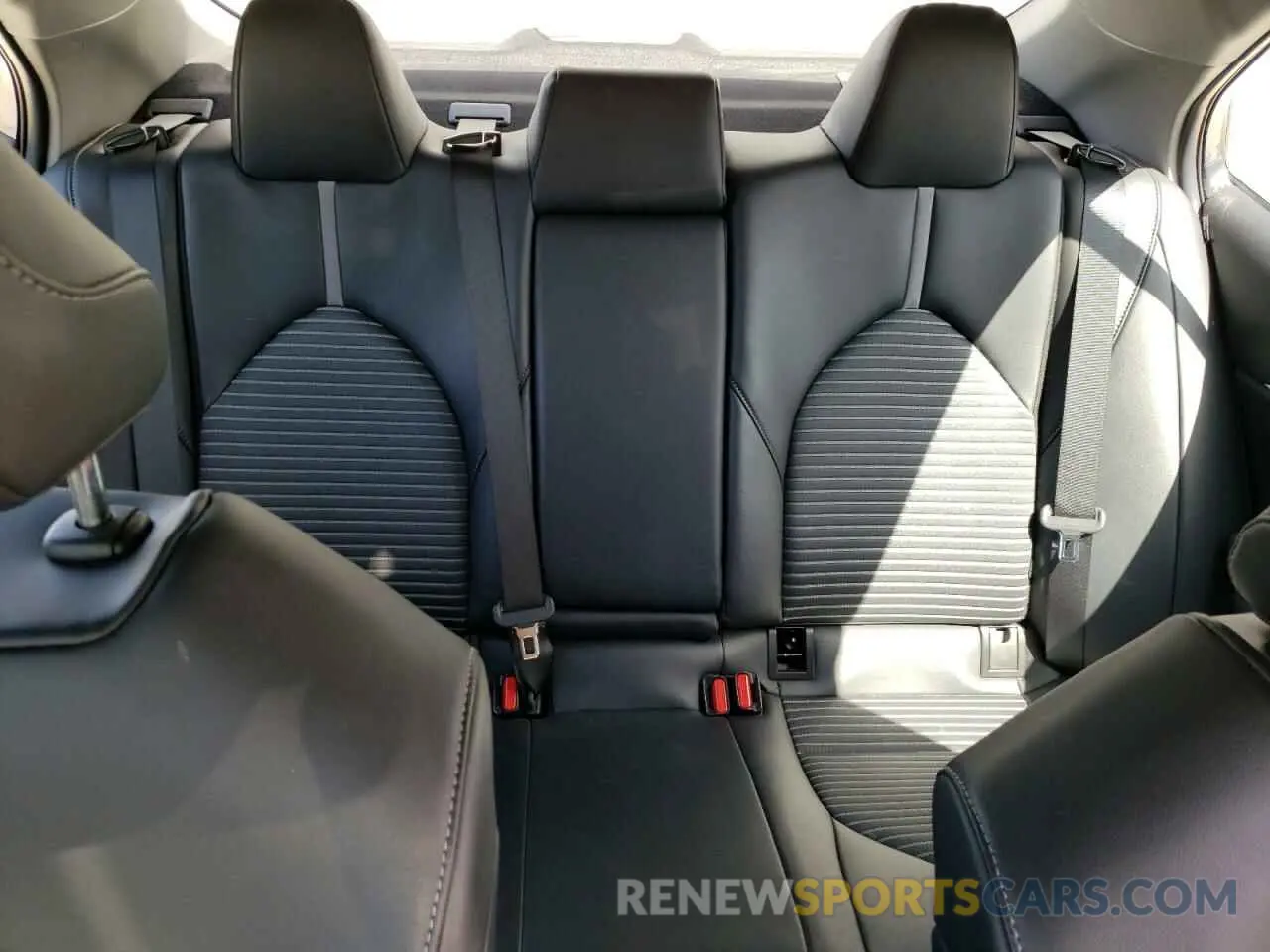 10 fotografías del automóvil dañado 4T1G11AK2PU751004 TOYOTA CAMRY 2023