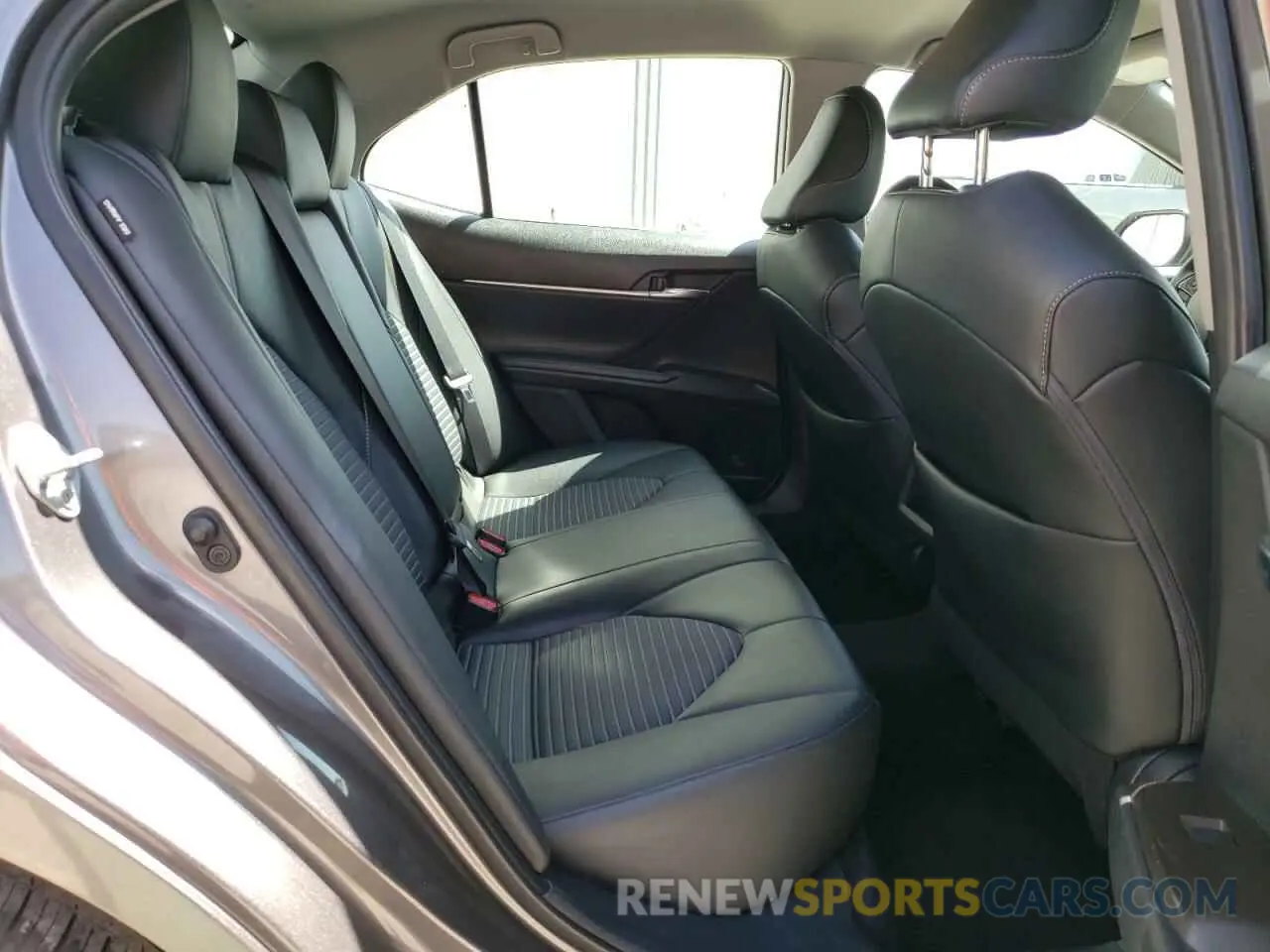 11 fotografías del automóvil dañado 4T1G11AK2PU751004 TOYOTA CAMRY 2023