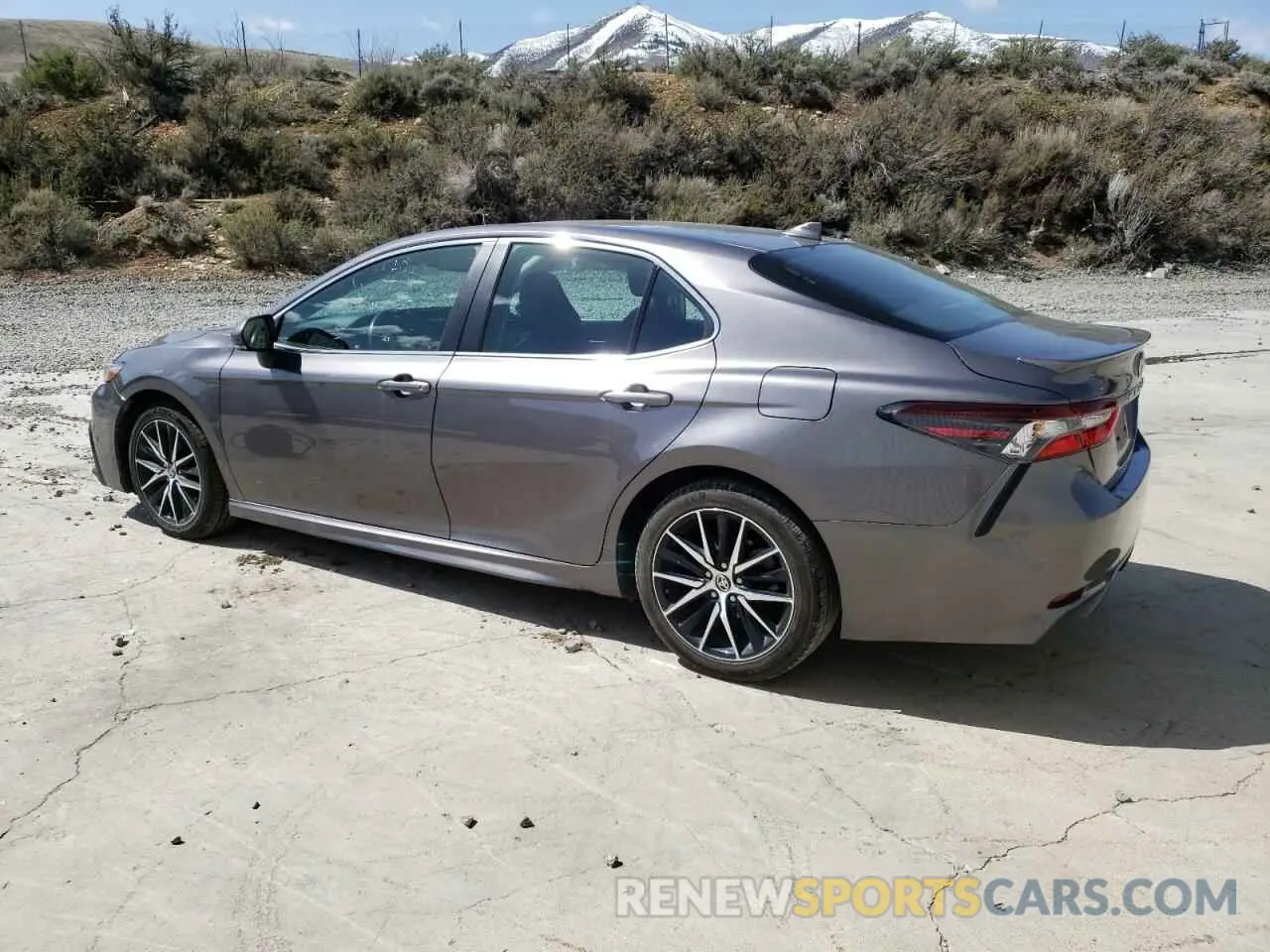 2 fotografías del automóvil dañado 4T1G11AK2PU751004 TOYOTA CAMRY 2023