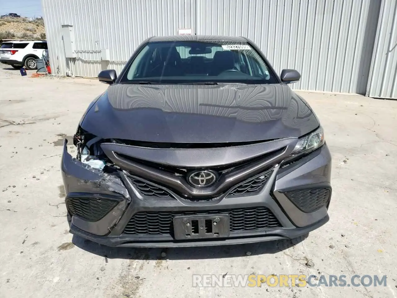 5 fotografías del automóvil dañado 4T1G11AK2PU751004 TOYOTA CAMRY 2023