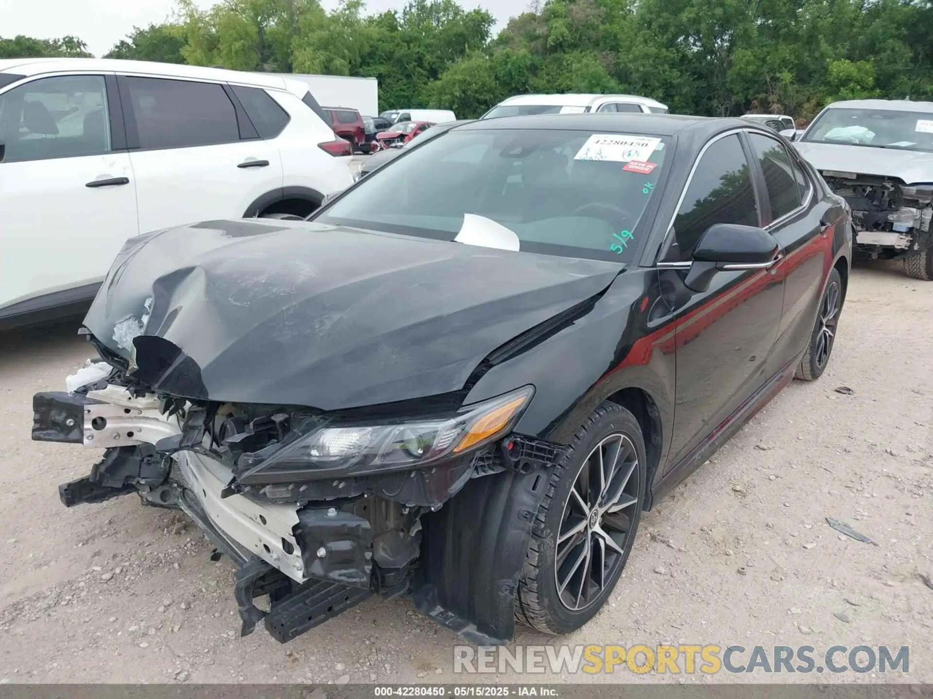 2 fotografías del automóvil dañado 4T1G11AK2PU769311 TOYOTA CAMRY 2023