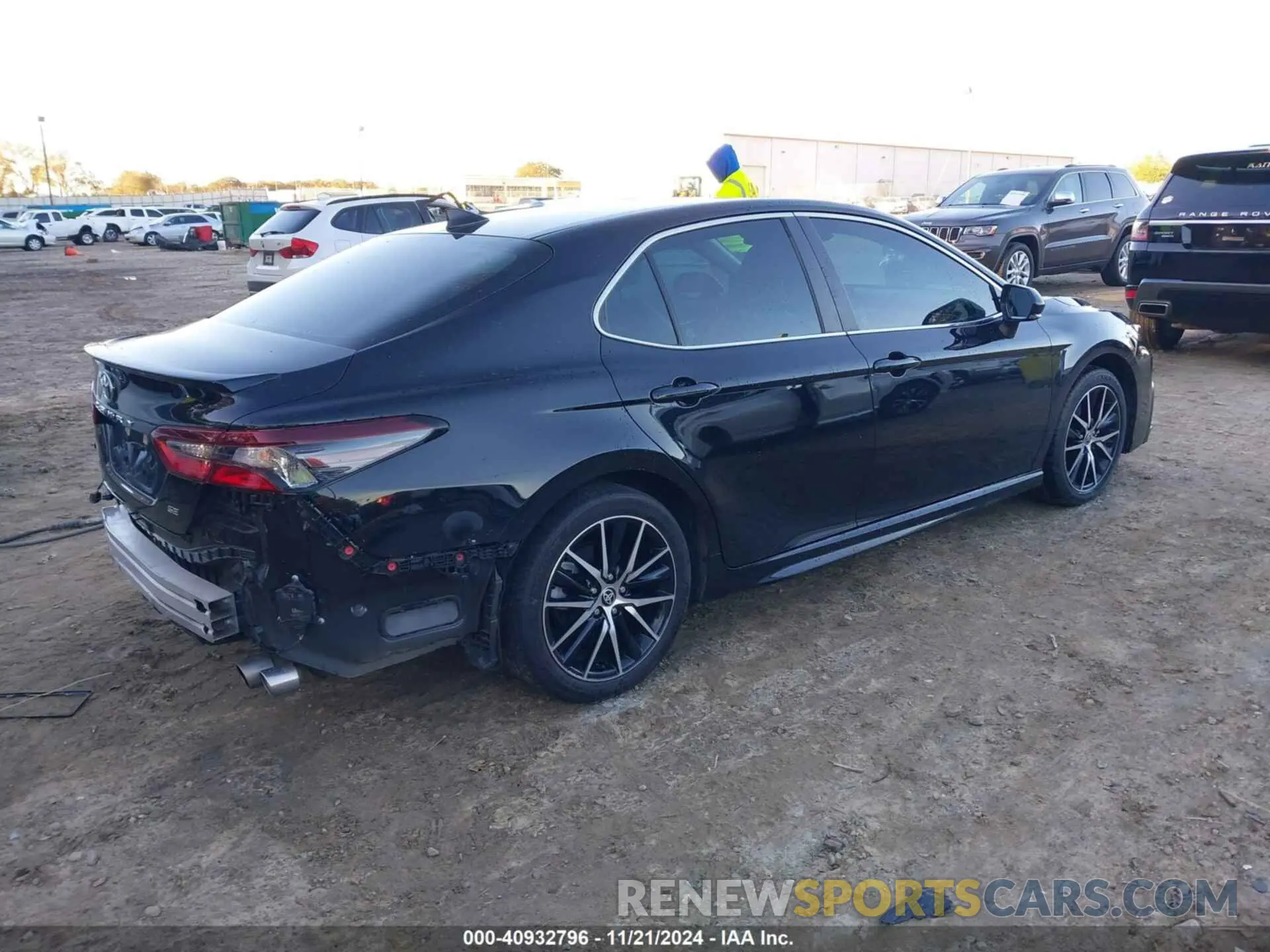 4 fotografías del automóvil dañado 4T1G11AK2PU794306 TOYOTA CAMRY 2023
