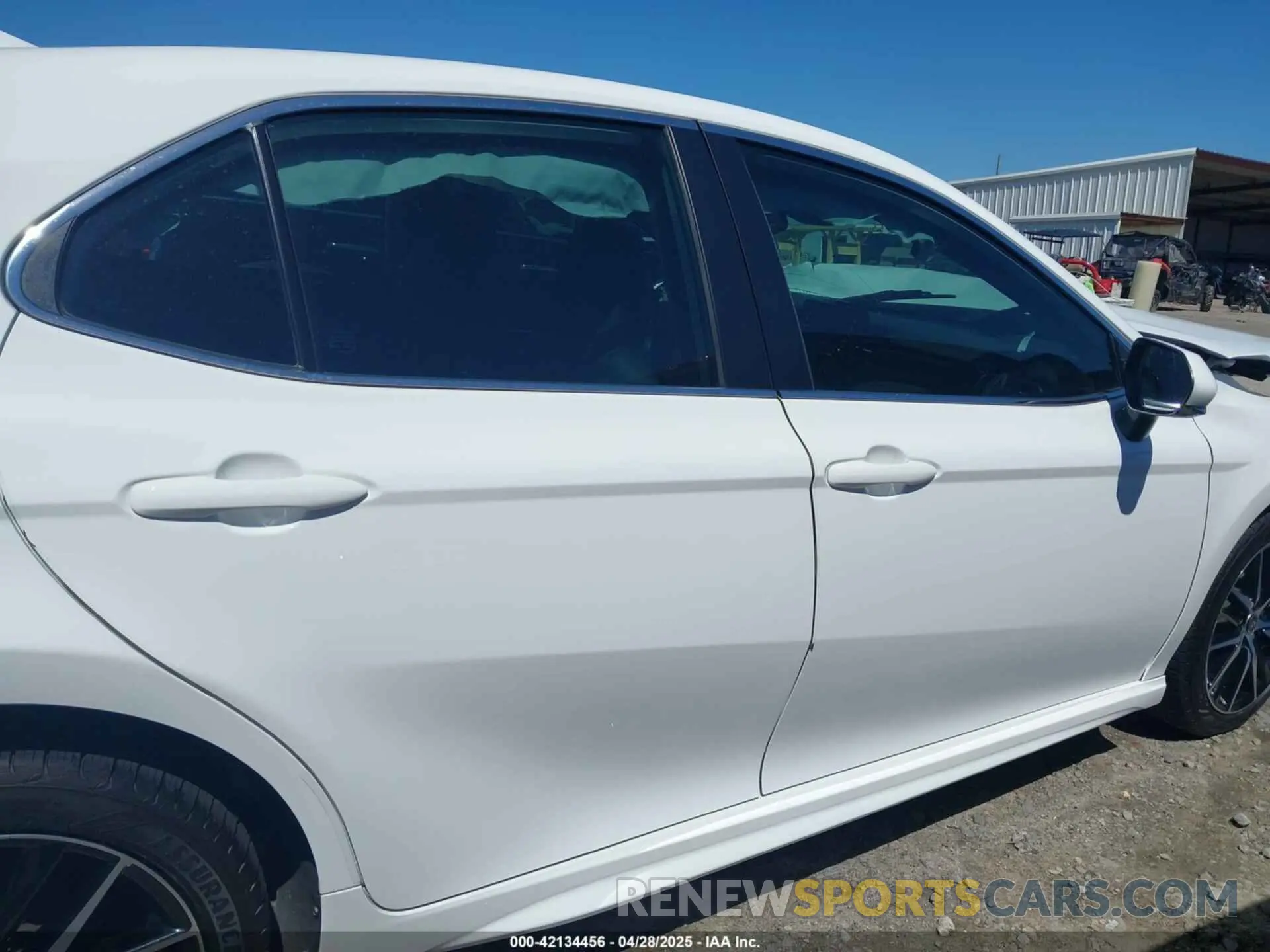 14 fotografías del automóvil dañado 4T1G11AK2PU800962 TOYOTA CAMRY 2023