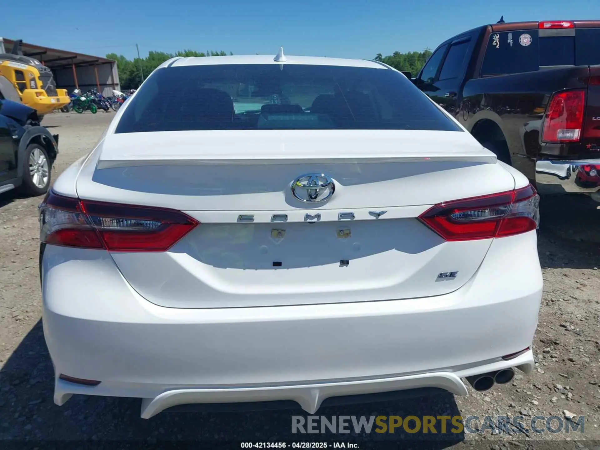 17 fotografías del automóvil dañado 4T1G11AK2PU800962 TOYOTA CAMRY 2023
