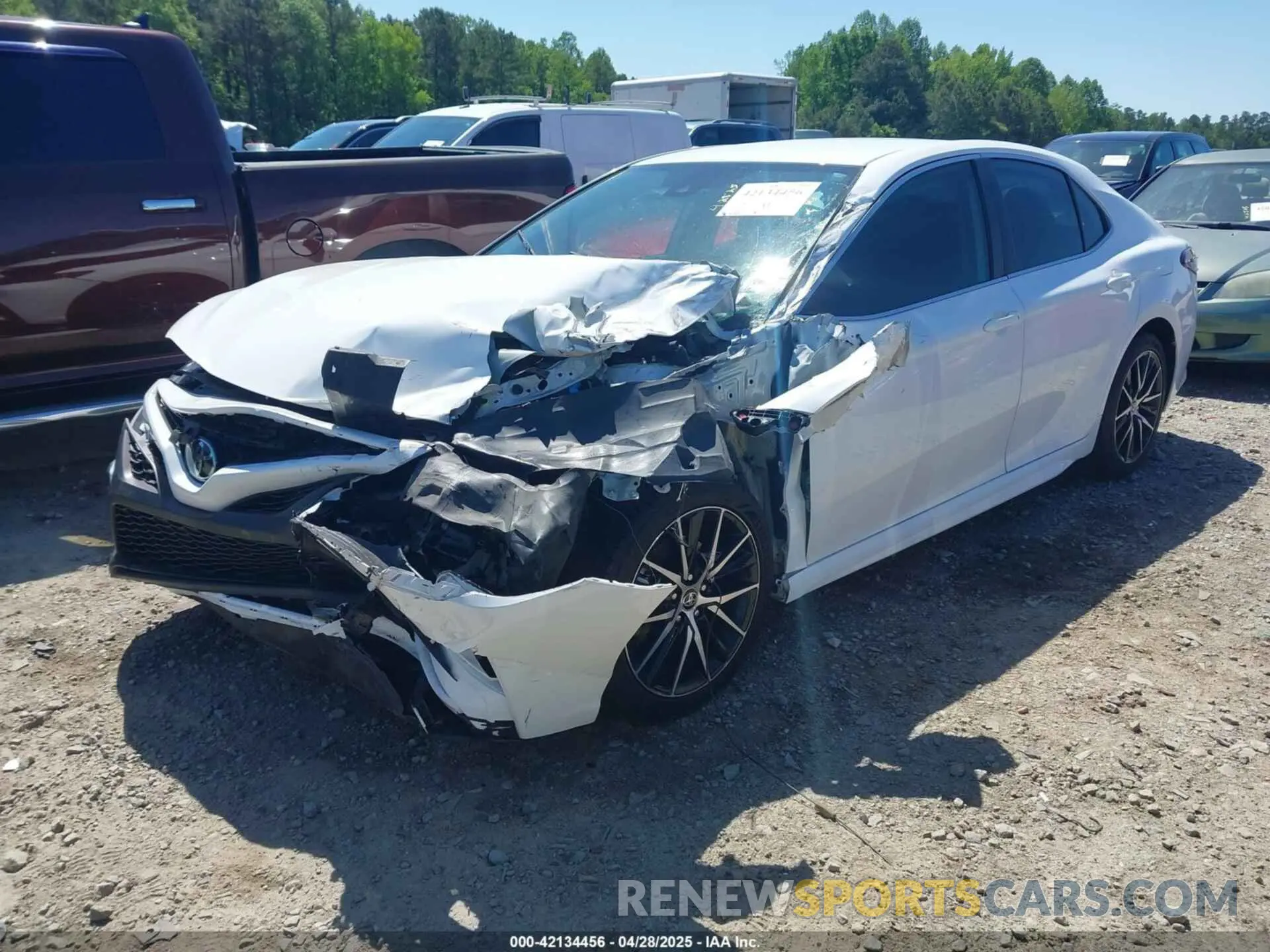 2 fotografías del automóvil dañado 4T1G11AK2PU800962 TOYOTA CAMRY 2023