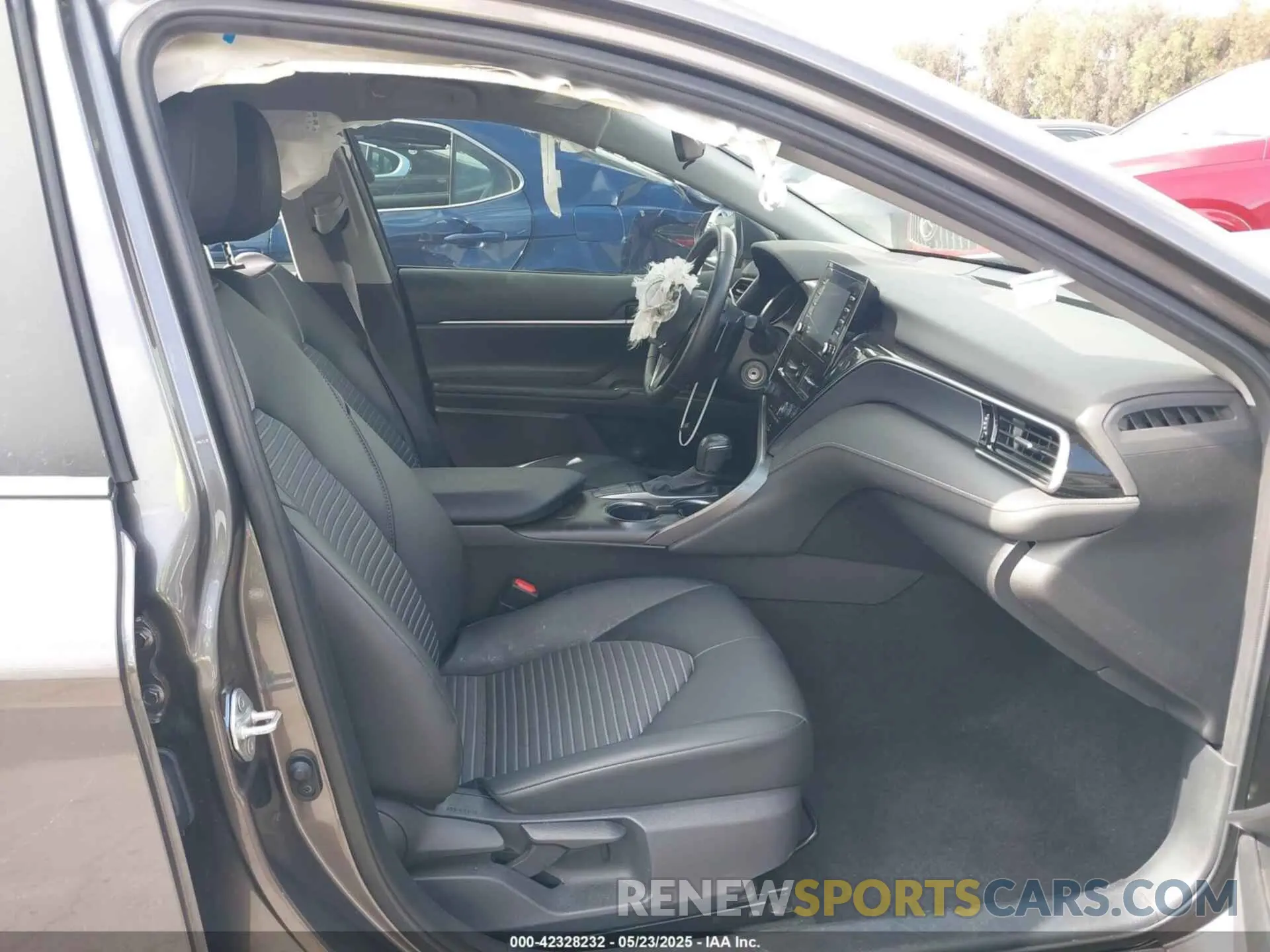 5 fotografías del automóvil dañado 4T1G11AK2PU806759 TOYOTA CAMRY 2023