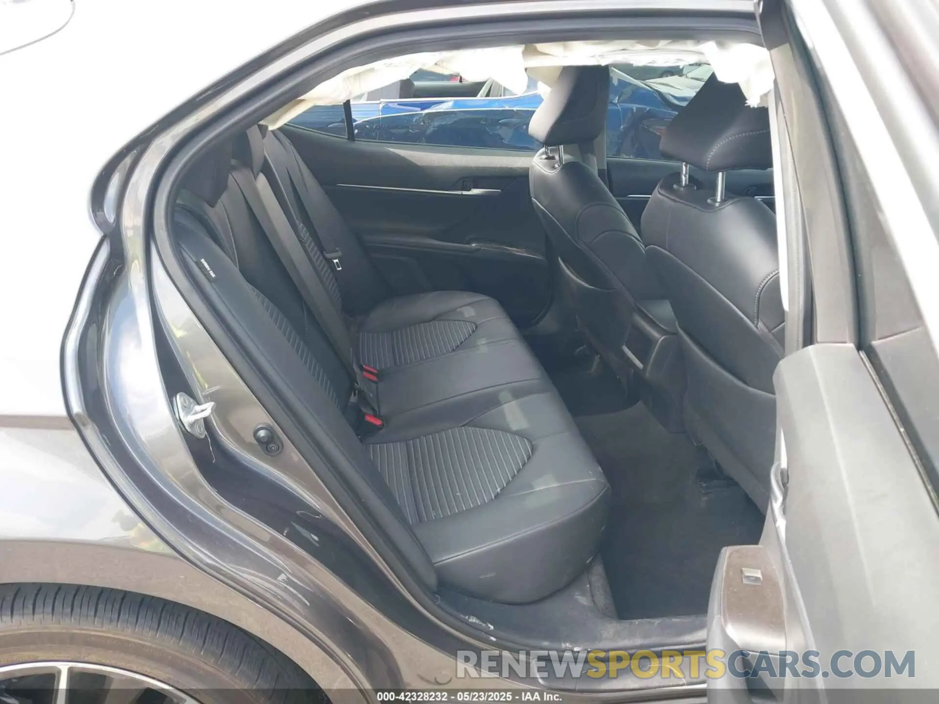 8 fotografías del automóvil dañado 4T1G11AK2PU806759 TOYOTA CAMRY 2023