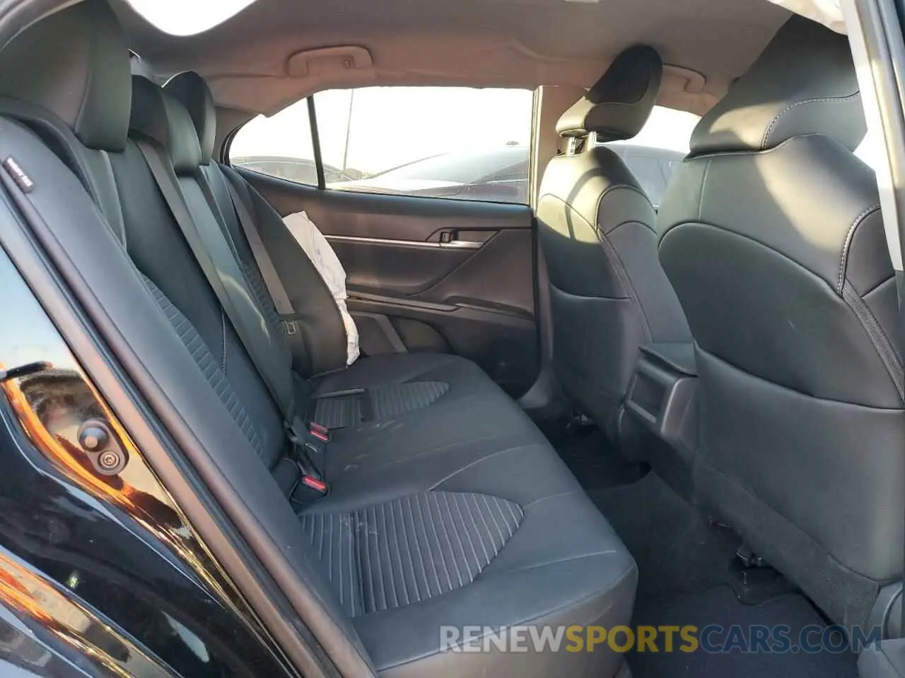 10 fotografías del automóvil dañado 4T1G11AK2PU811735 TOYOTA CAMRY 2023