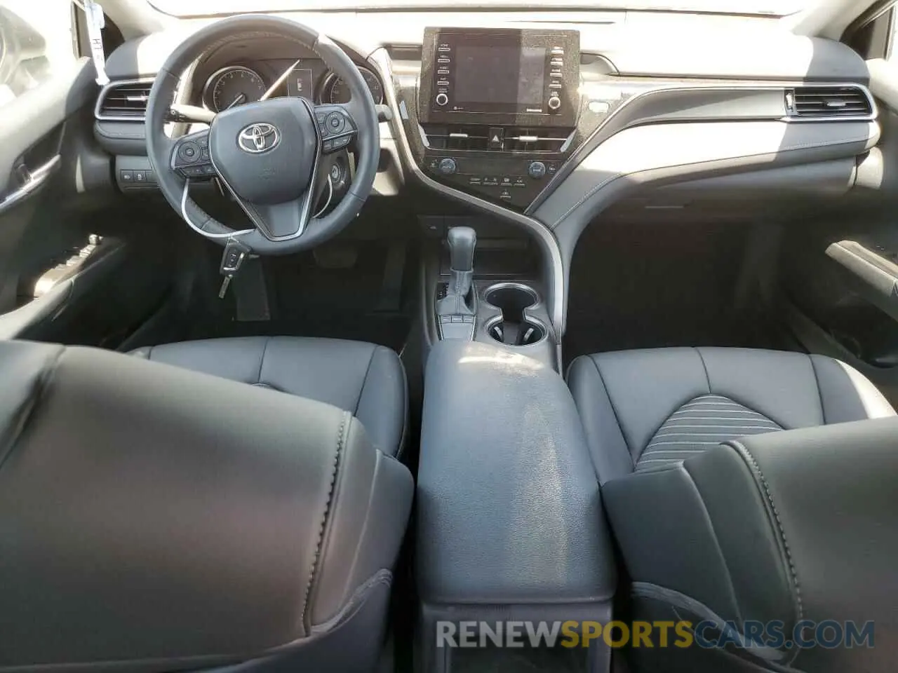 8 fotografías del automóvil dañado 4T1G11AK2PU821083 TOYOTA CAMRY 2023