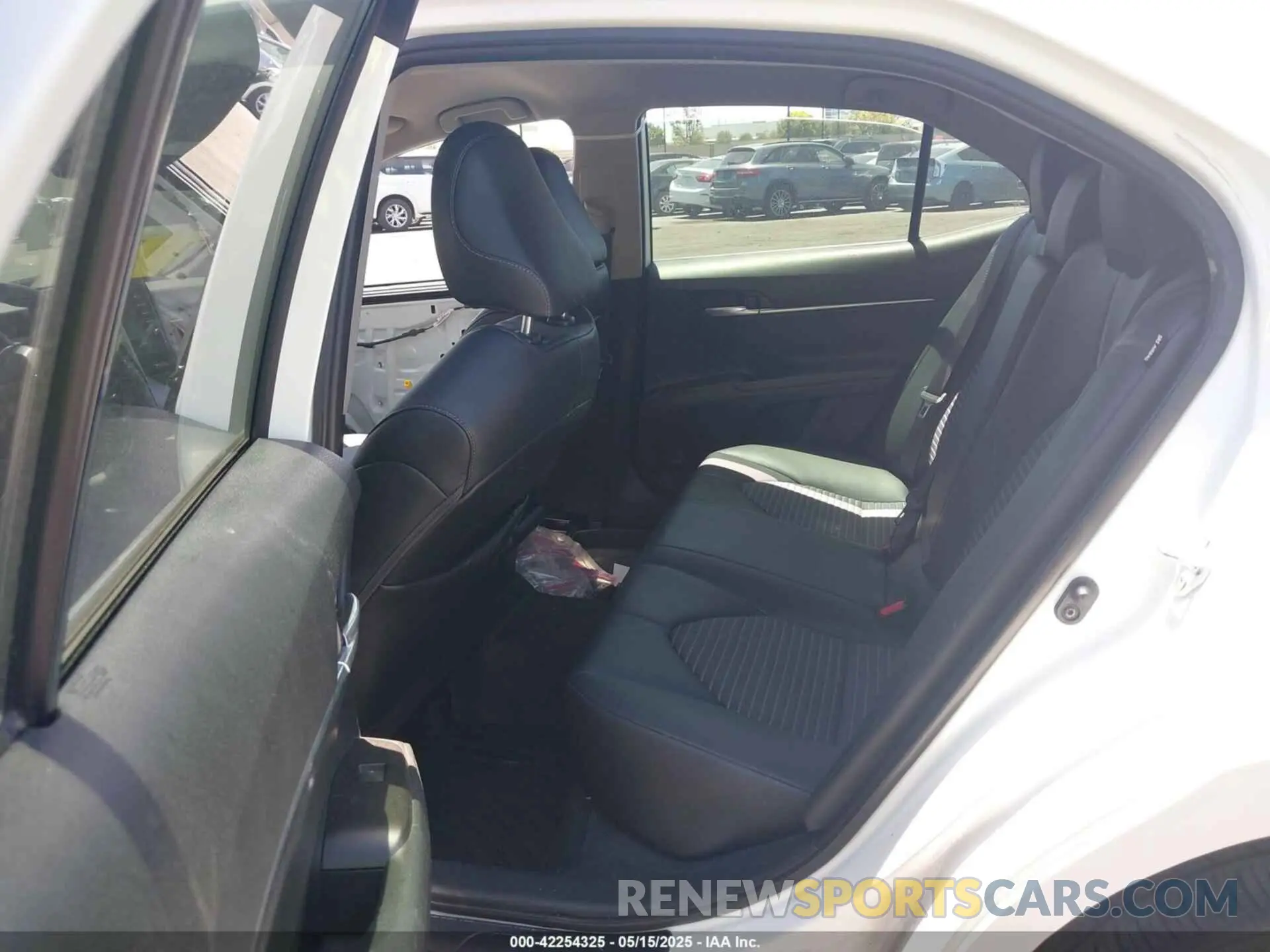 8 fotografías del automóvil dañado 4T1G11AK2PU826154 TOYOTA CAMRY 2023