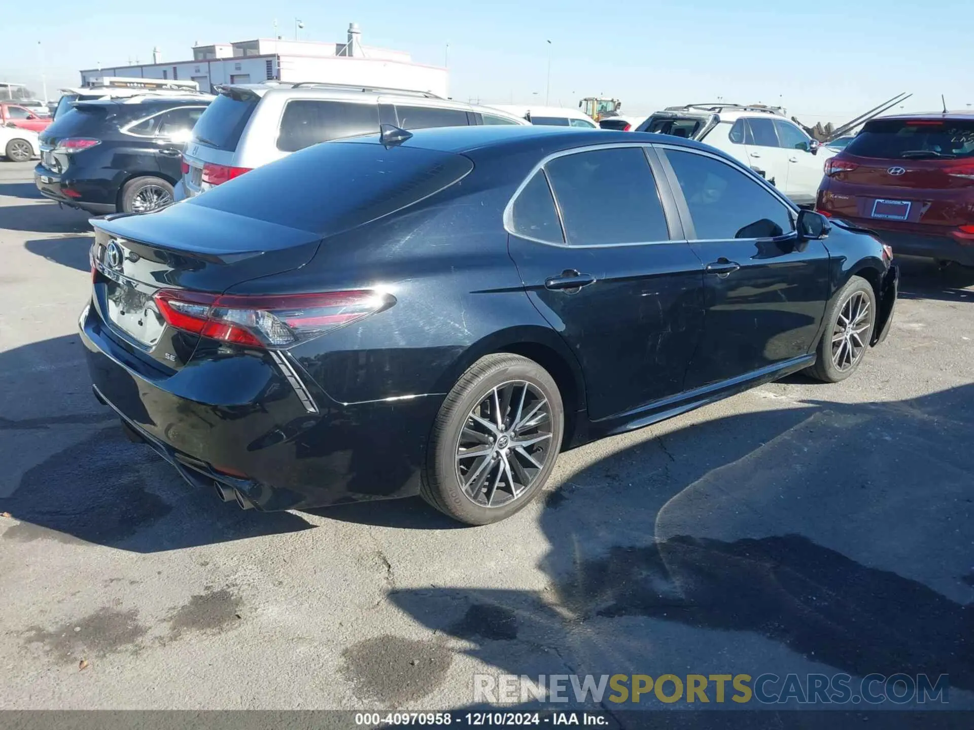 4 fotografías del automóvil dañado 4T1G11AK2PU826199 TOYOTA CAMRY 2023