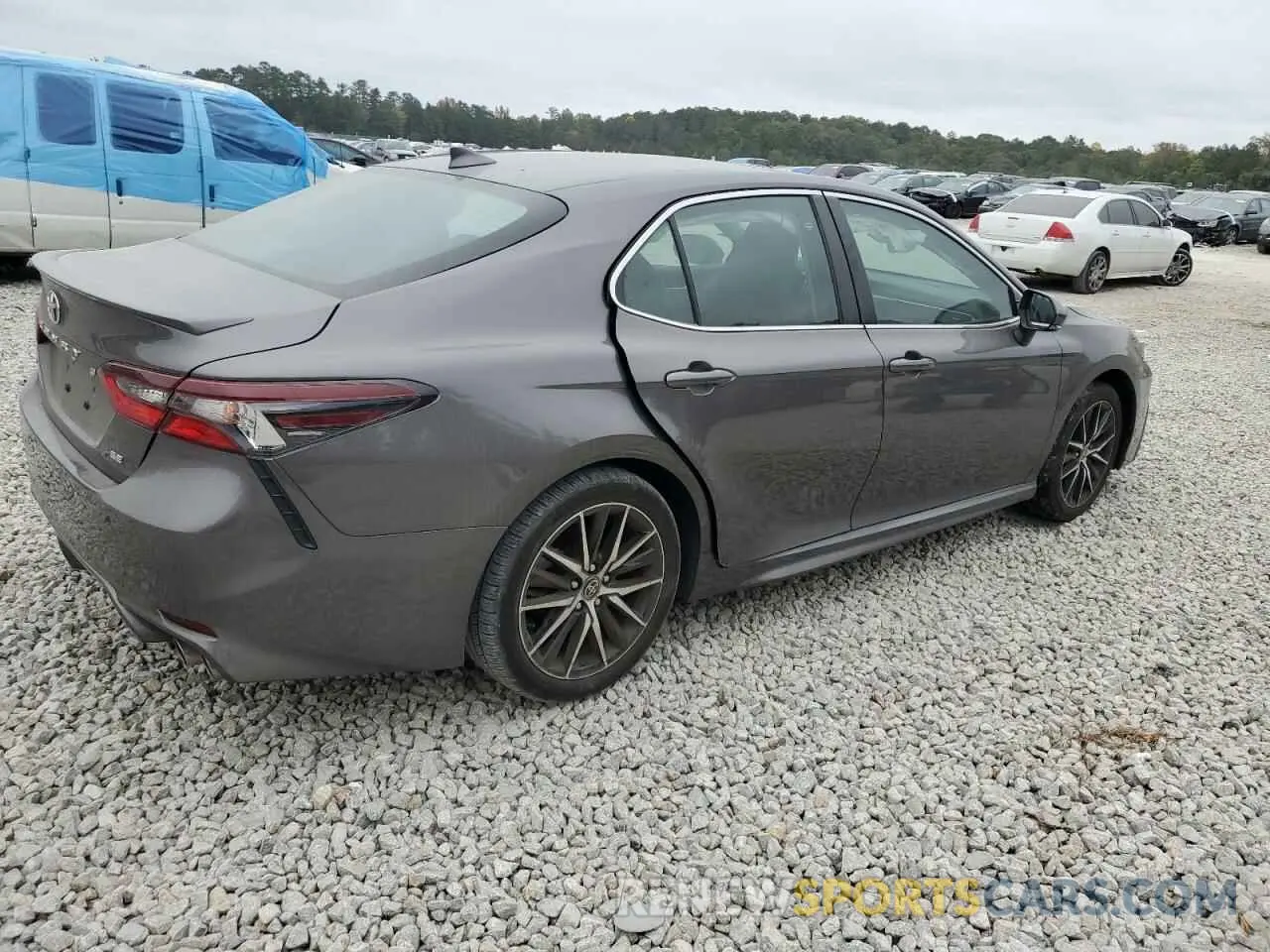 3 fotografías del automóvil dañado 4T1G11AK2PU830172 TOYOTA CAMRY 2023